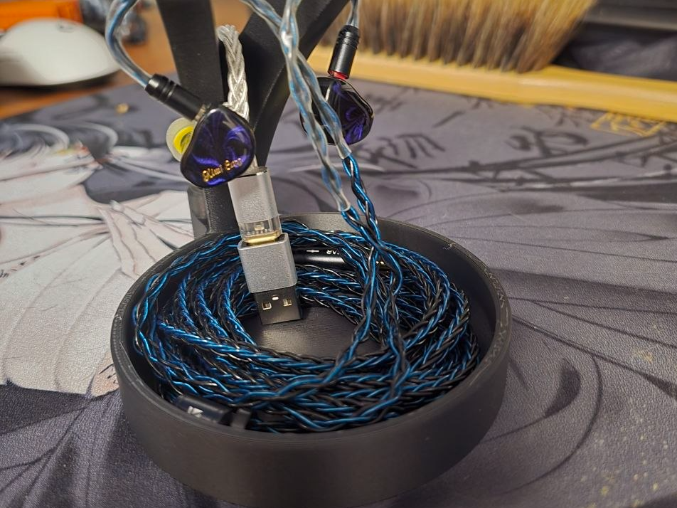 IEM Desk Stand