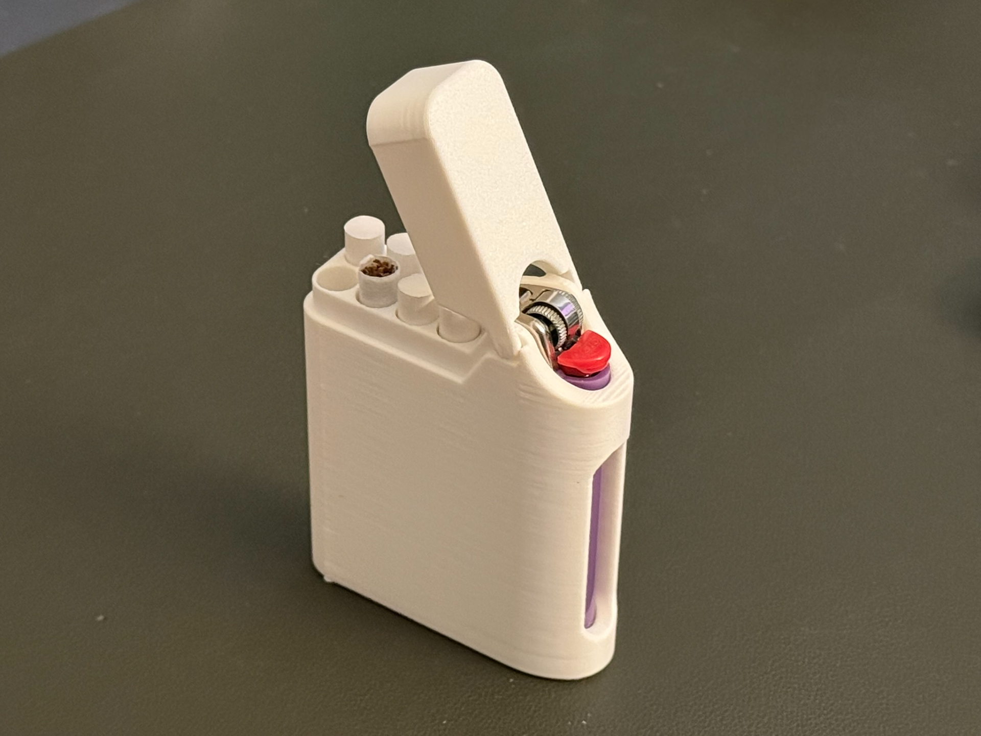 Cigarette & Lighter Case - Bic and 8 Smokes
