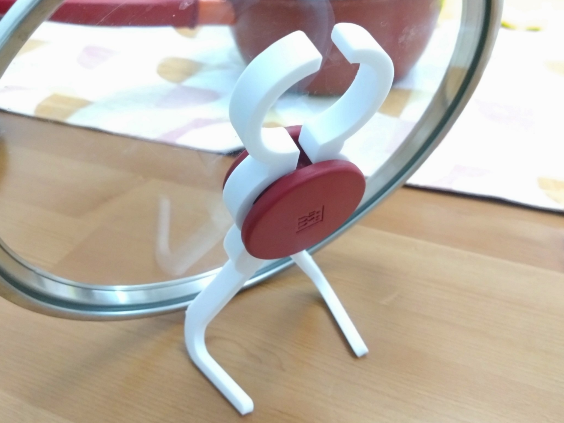 Clamp on lid stand