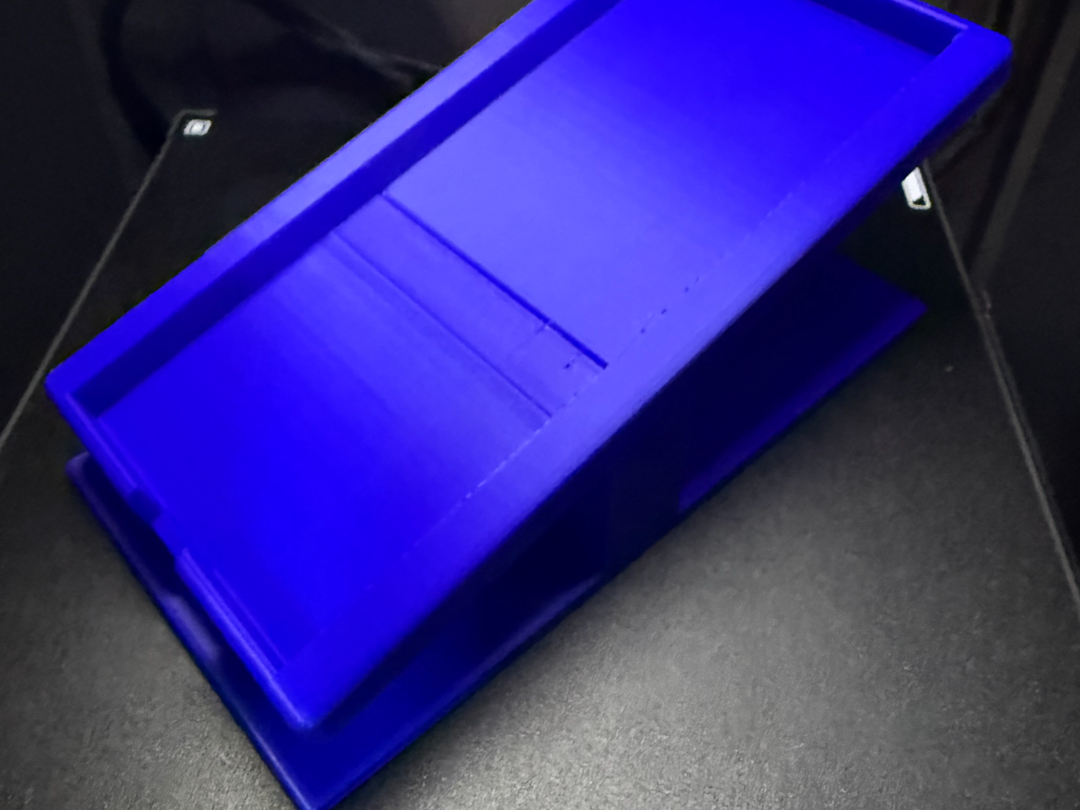 Daily Dock – Phone Stand