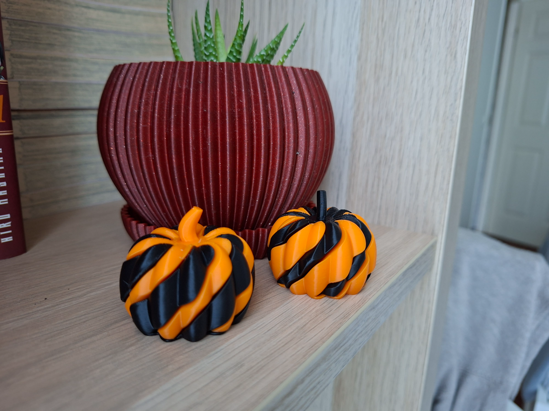 Pumpkin Helix – Halloween Passthrough Fidget