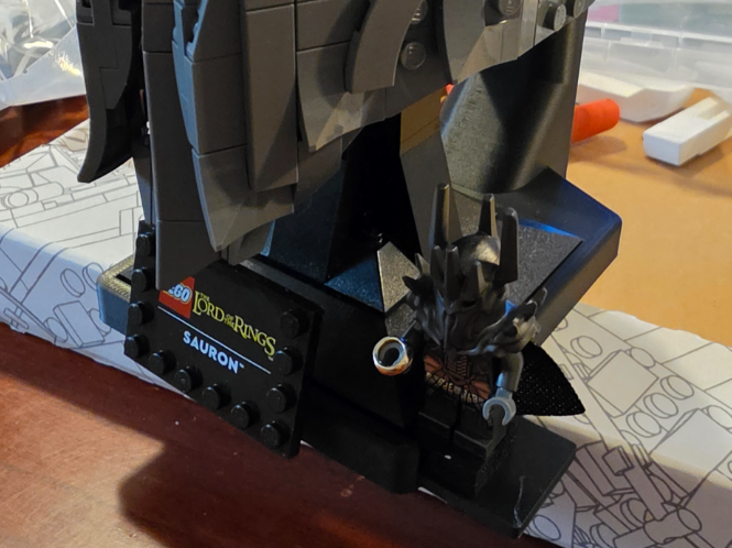 Building Brick Sauron Helmet Wall Mount