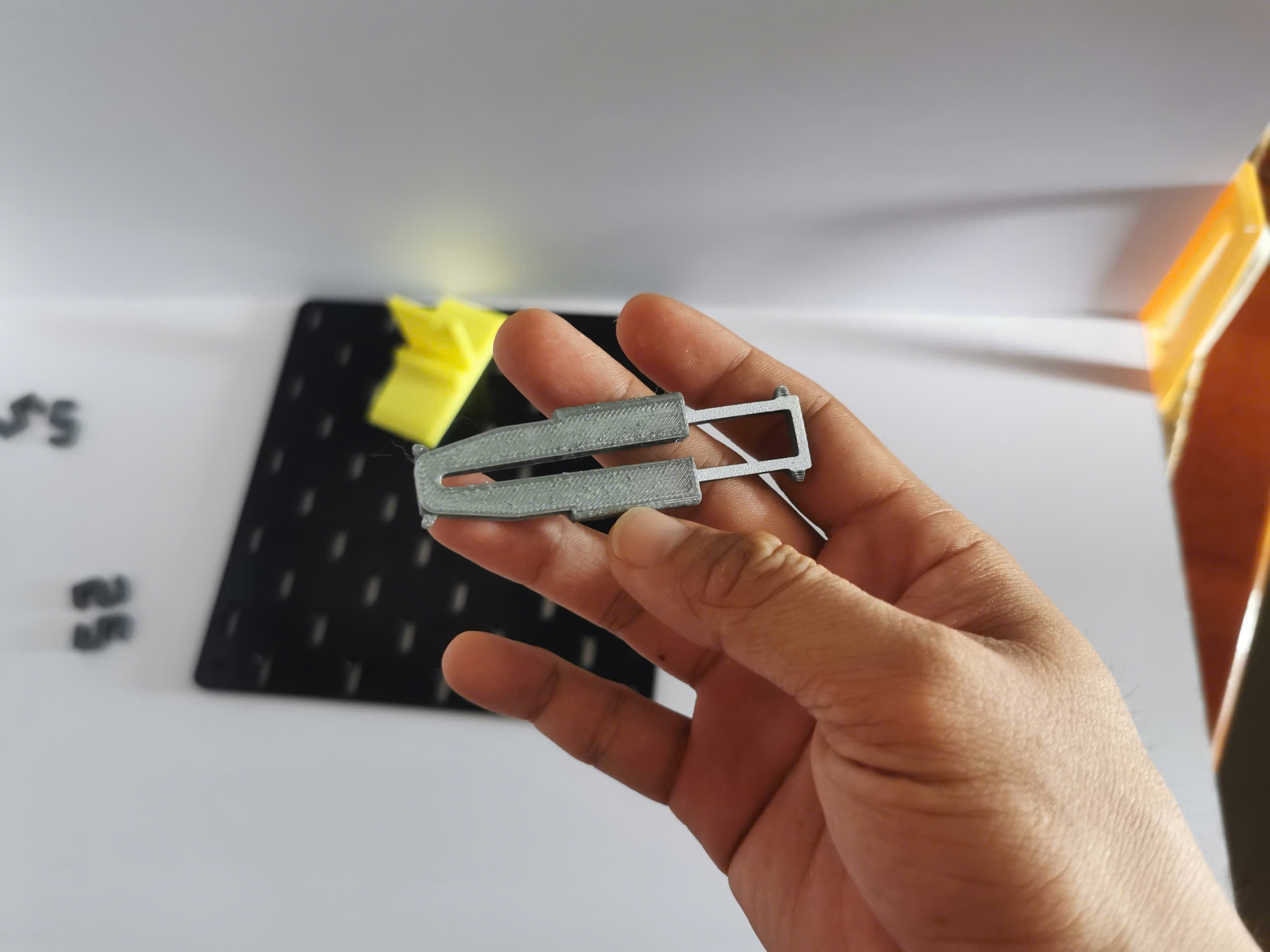 Spool tie reusable