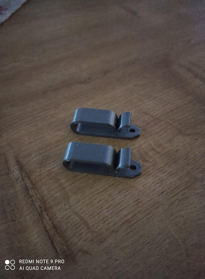 Cable clip