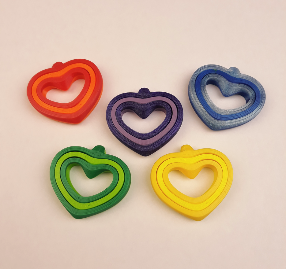 Revolving heart - necklace