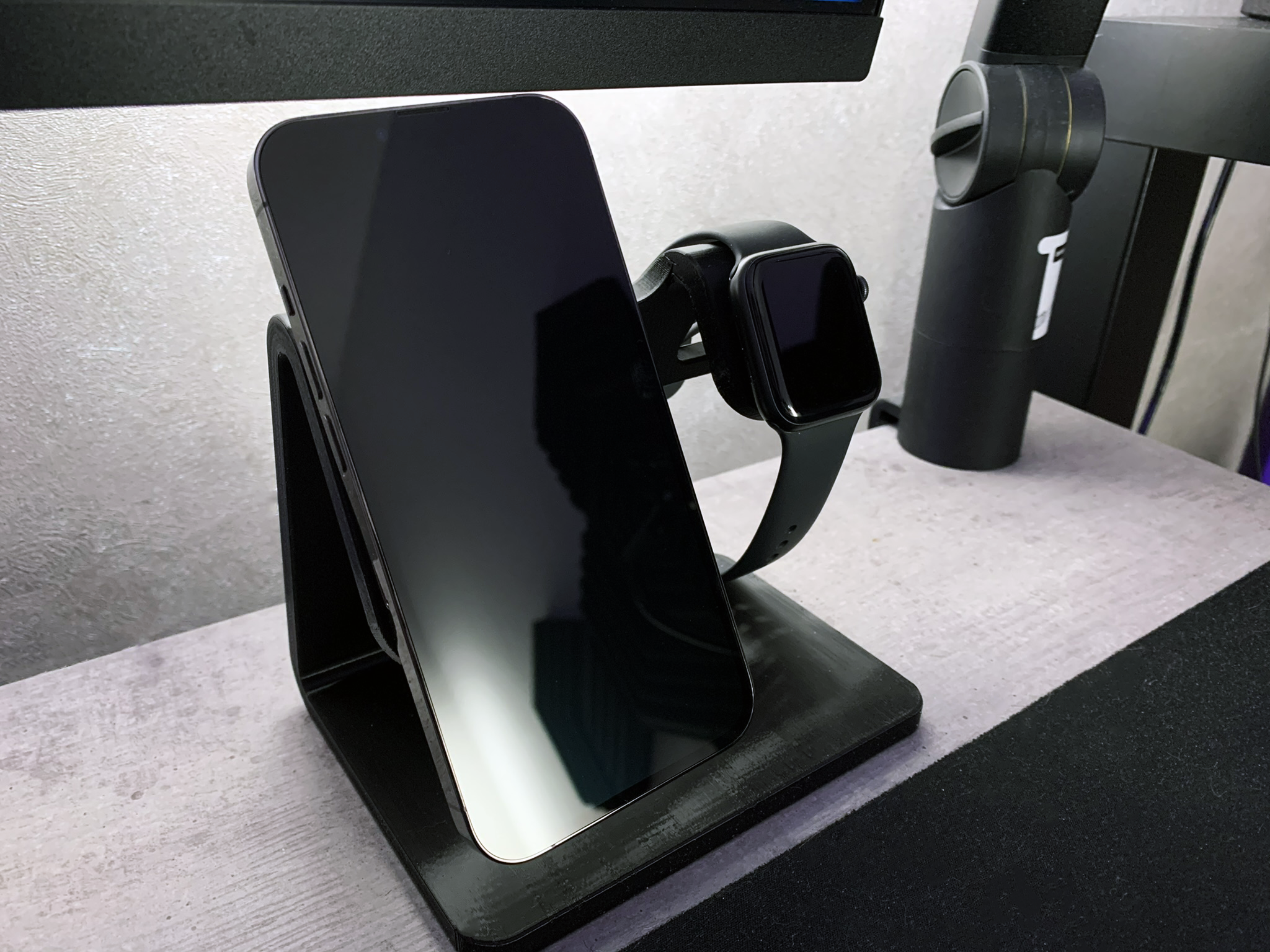 Apple iPhone MagSafe Stand
