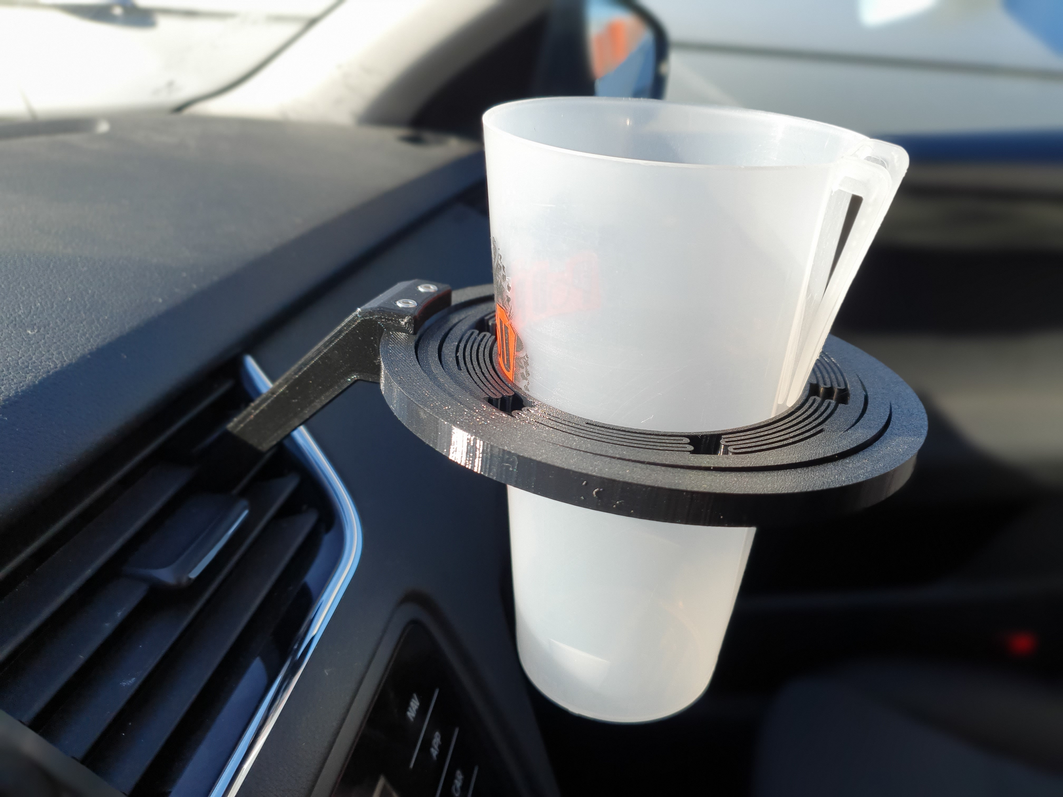 ππ₯€ Self-Levelling Cup Holder for car mount.