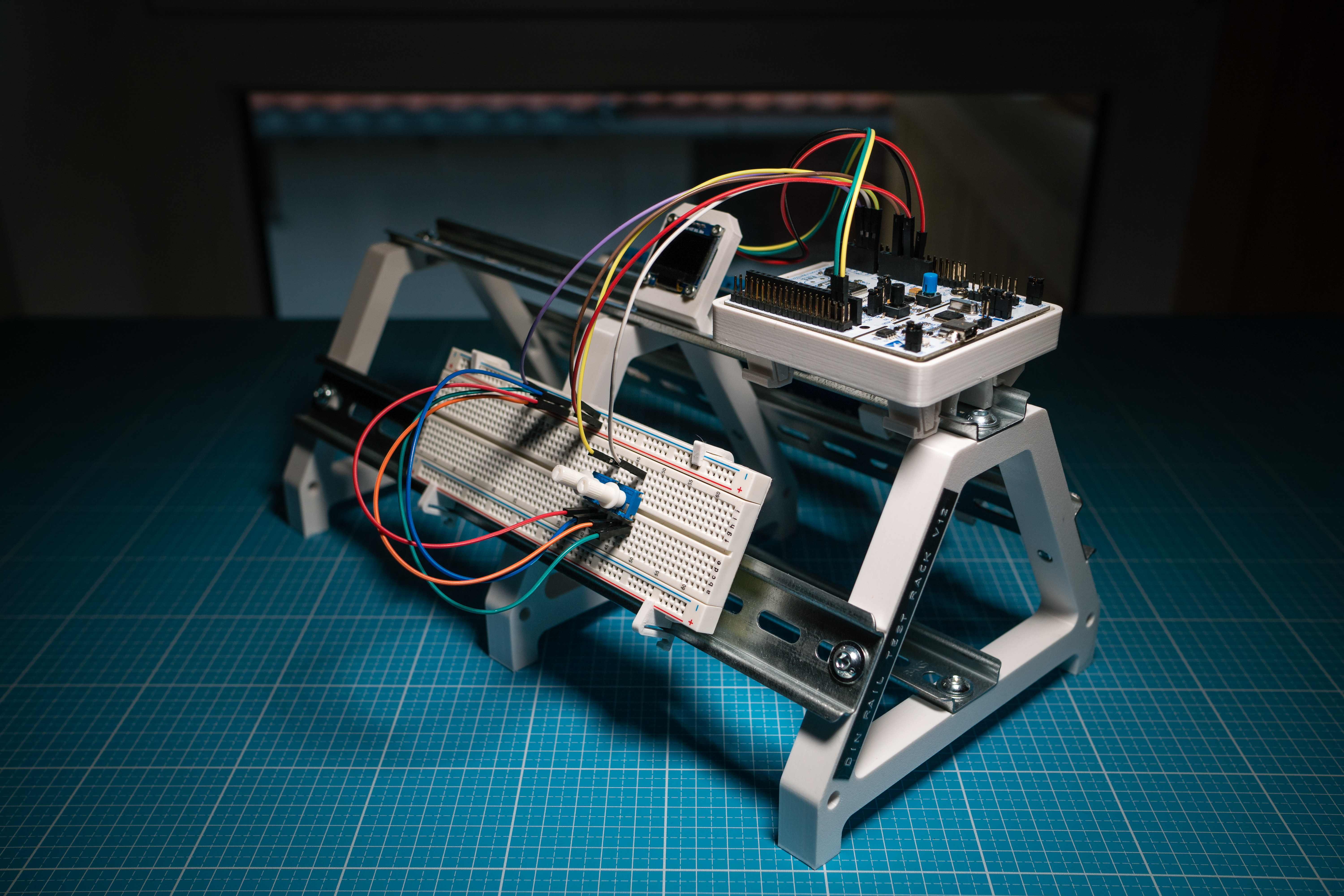 DIN rail test rack