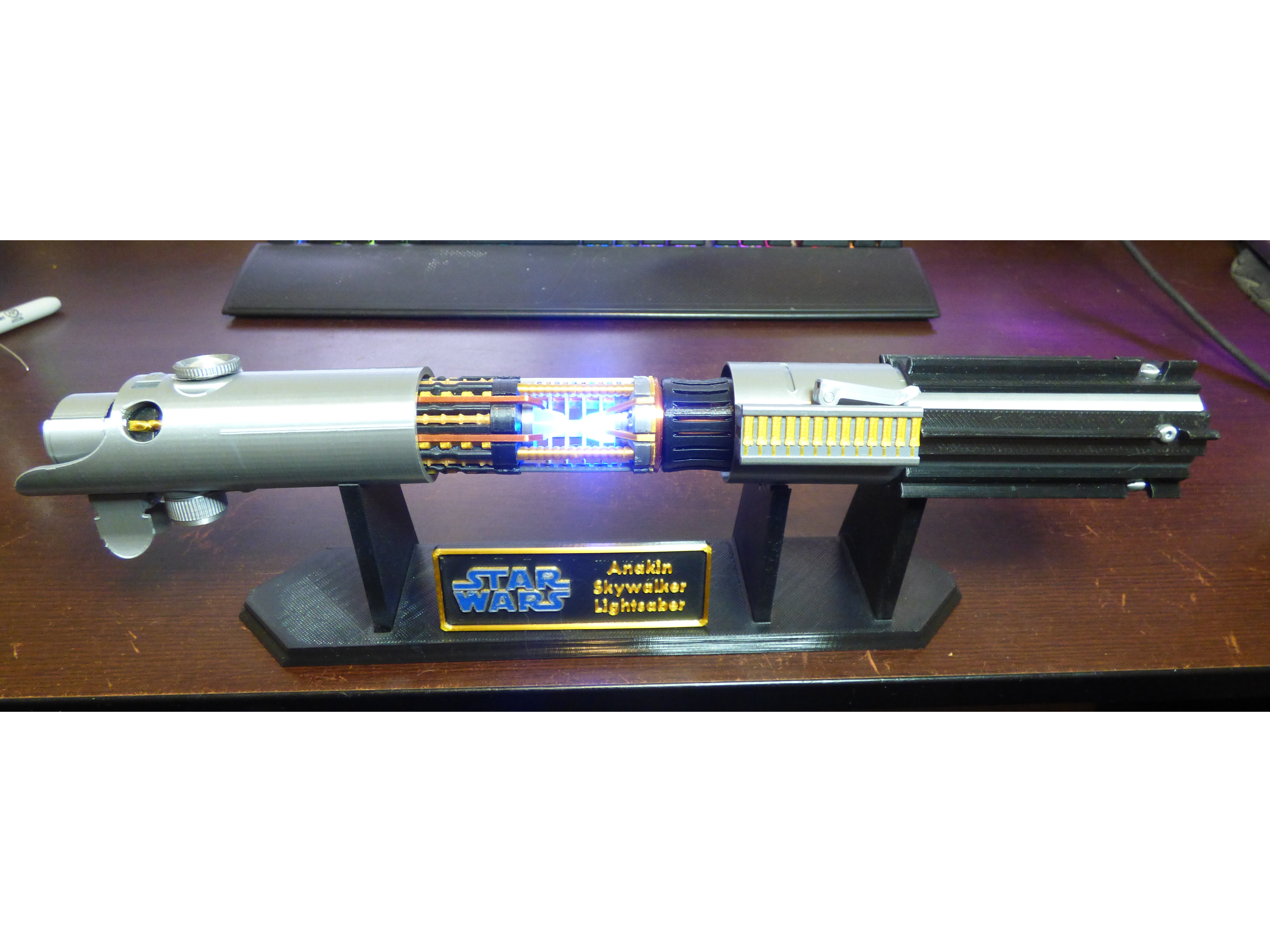 Anakin Skywalker Lightsaber Crystal Reveal, with lighting