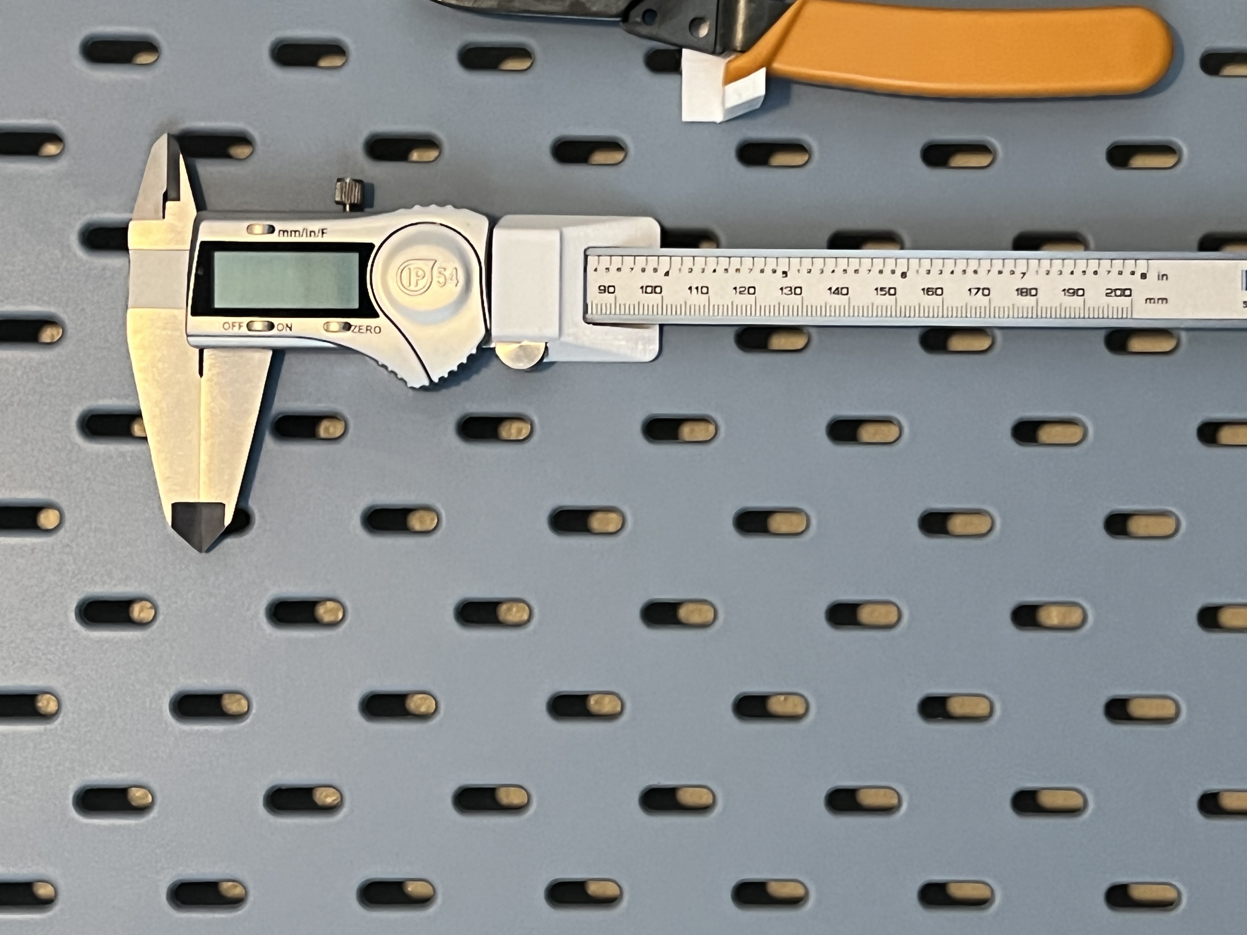 SKADIS Caliper Holder
