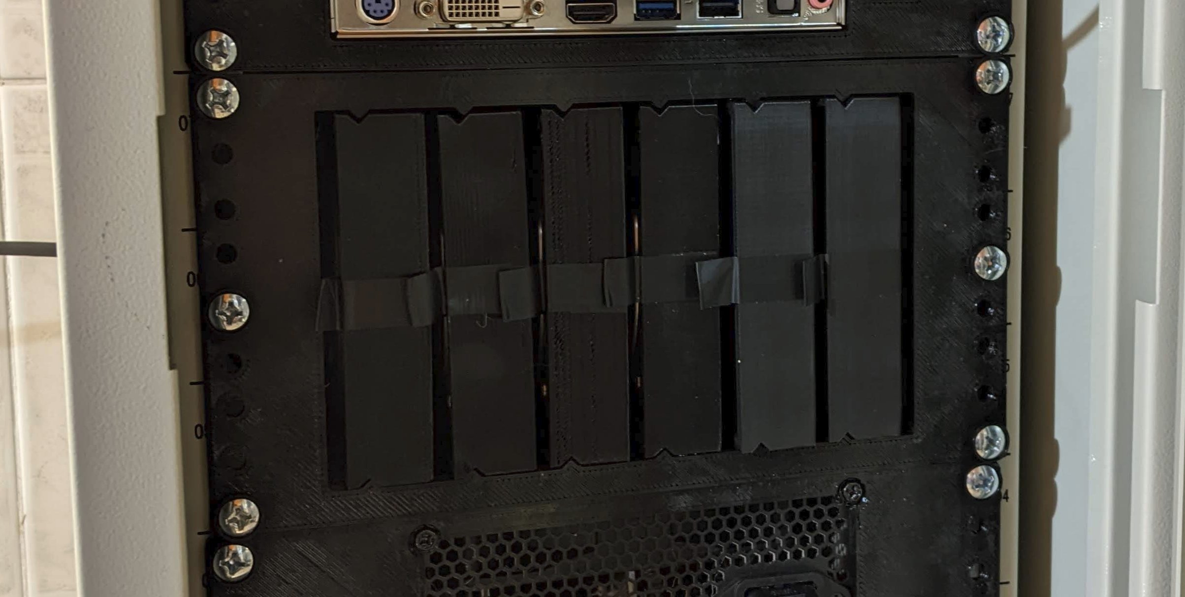 HDD cage for 10 inch rack