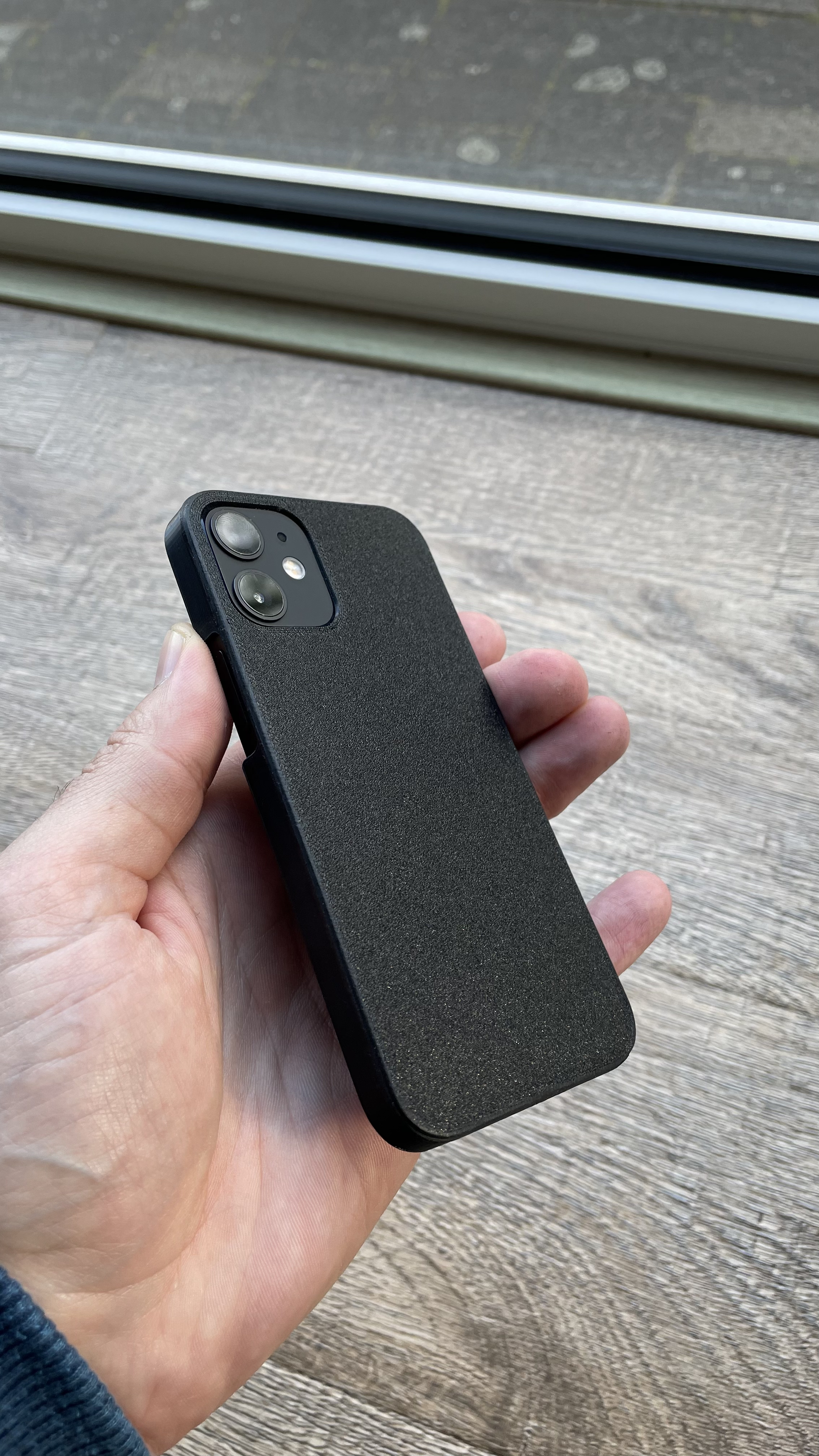 iPhone 12 mini slim case