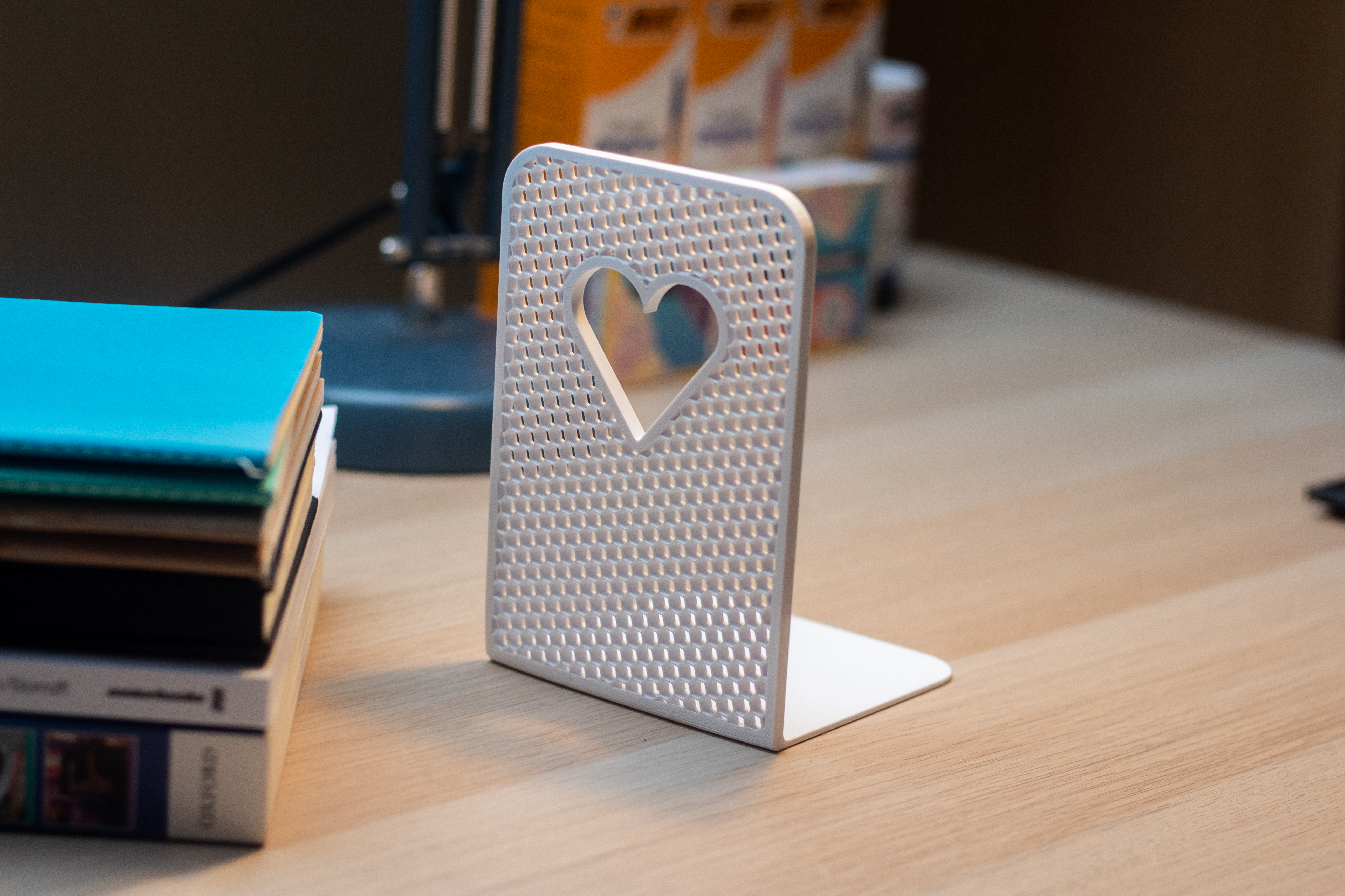 Book stand / Bookends