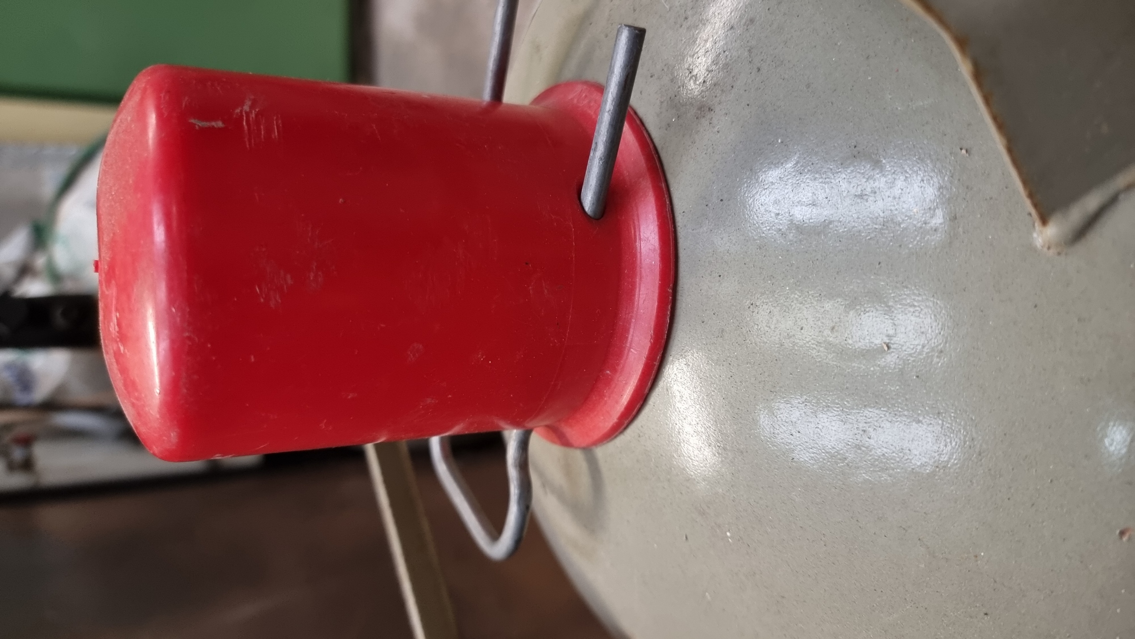Halterung fΓΌr GAS-Flaschen Schutzdeckel