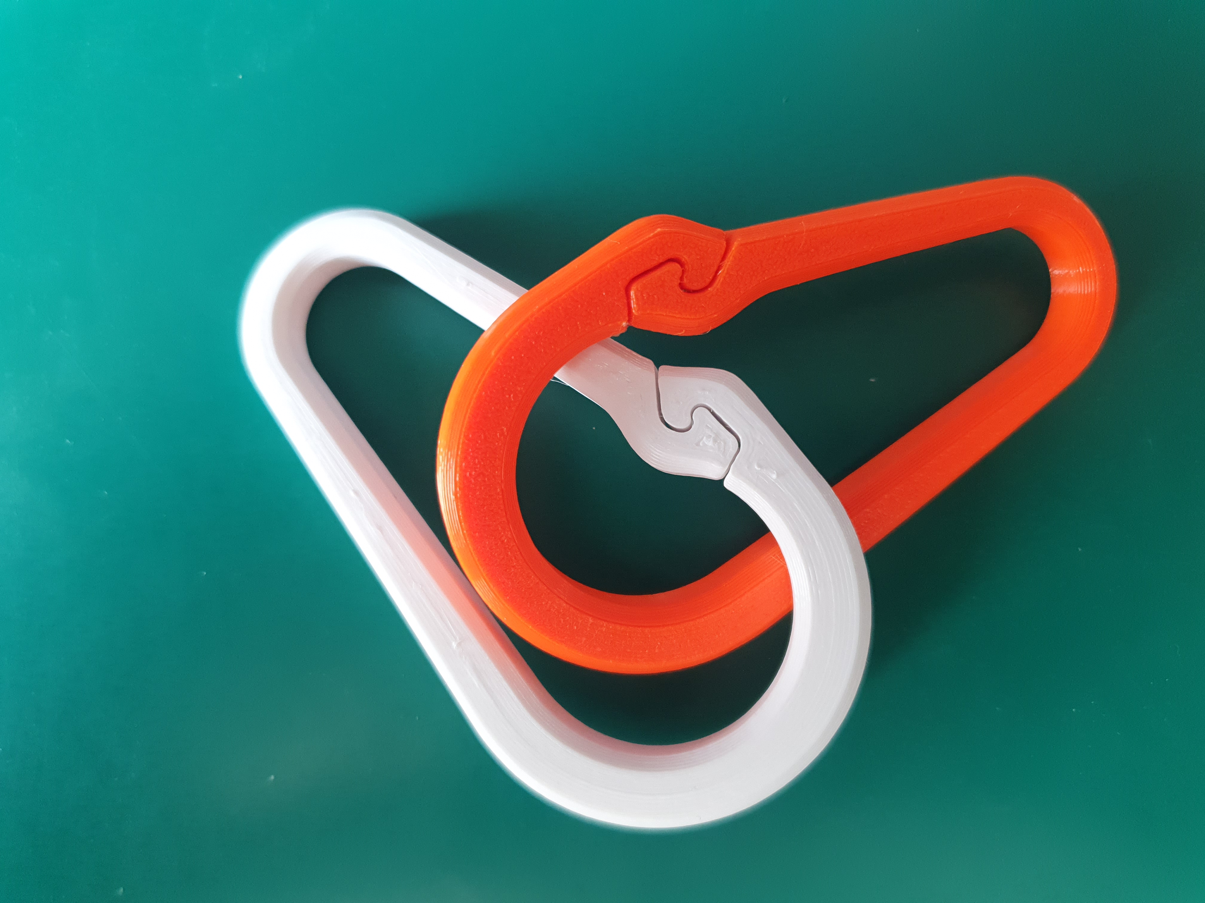 π V3 lock hook Carabiner