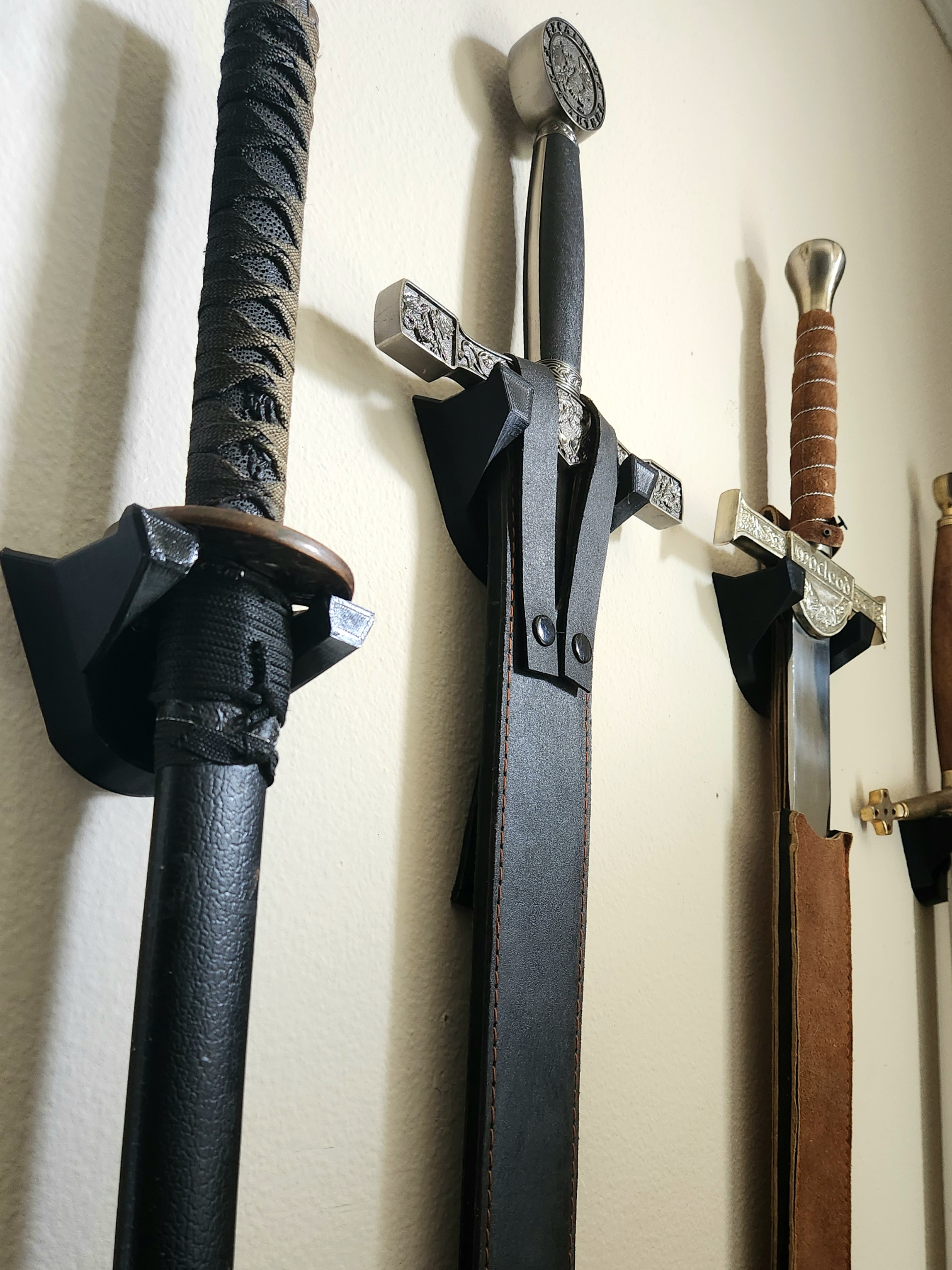 Simple Sword, Dagger, or Knife Wall Mount