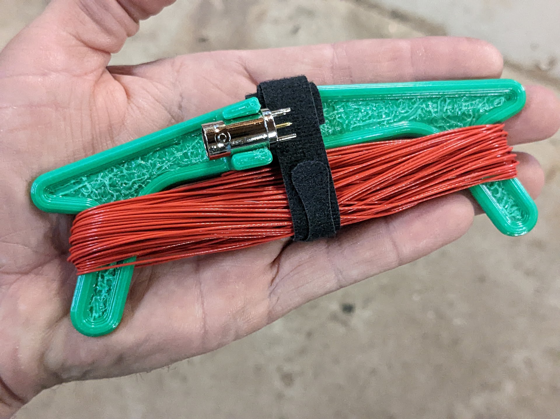 Wire Antenna Winder with Female BNC Clip