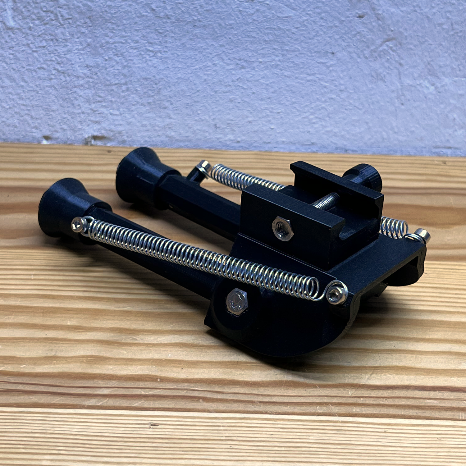 Bipod for picatinny