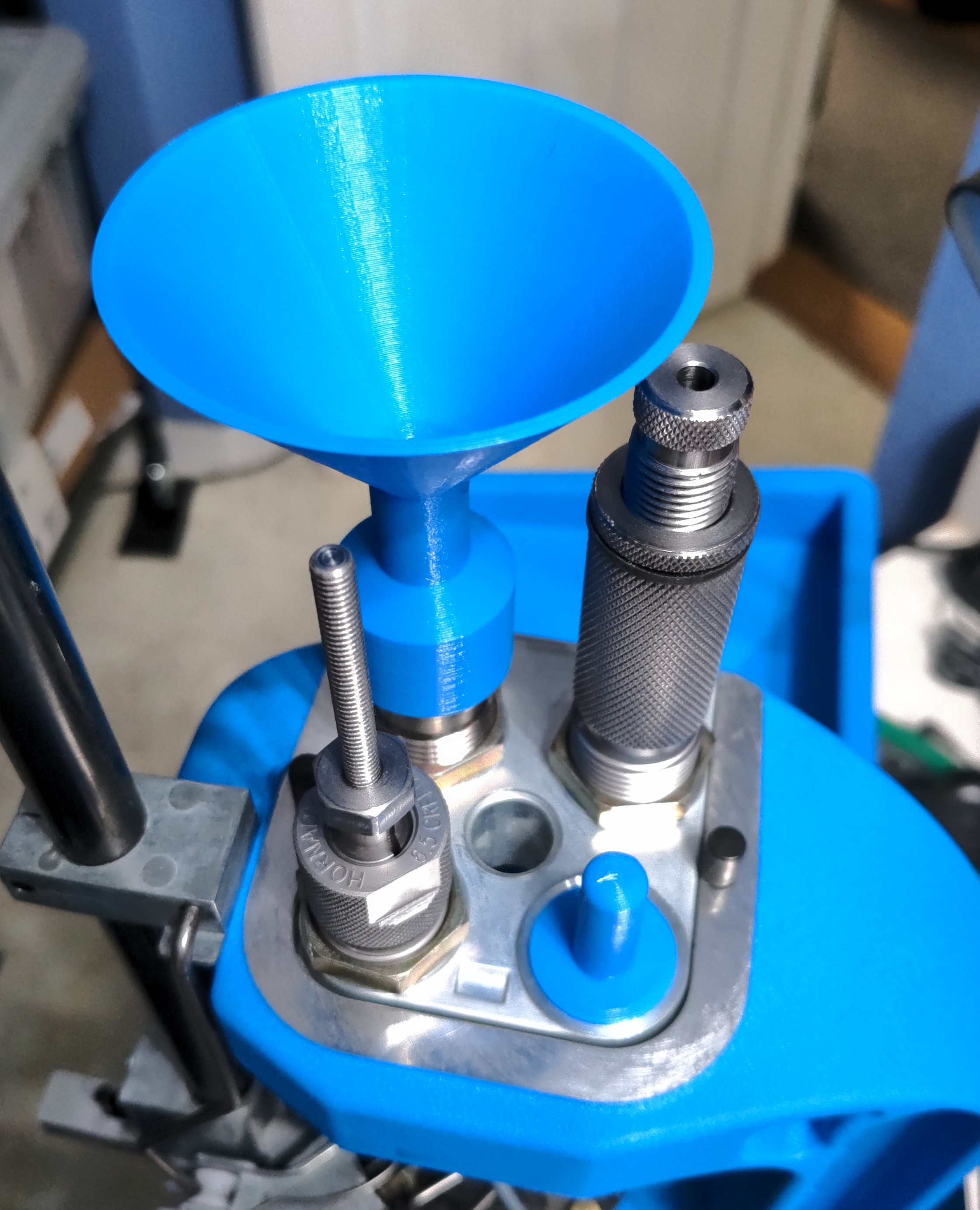 Dillon 550 Manual Powder Funnel