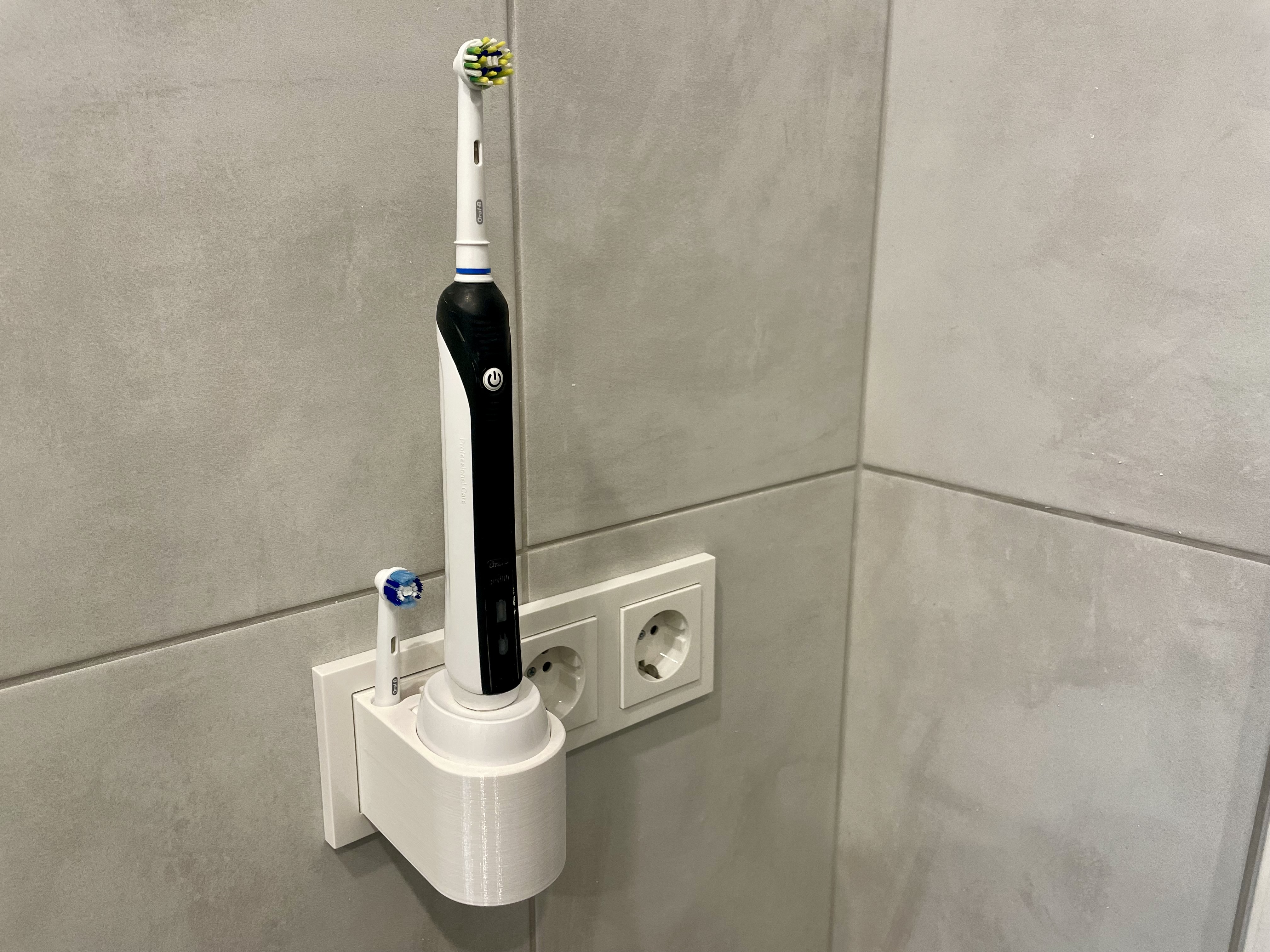 Minimalist Oral-B Braun Electric Toothbrush Wall Mount