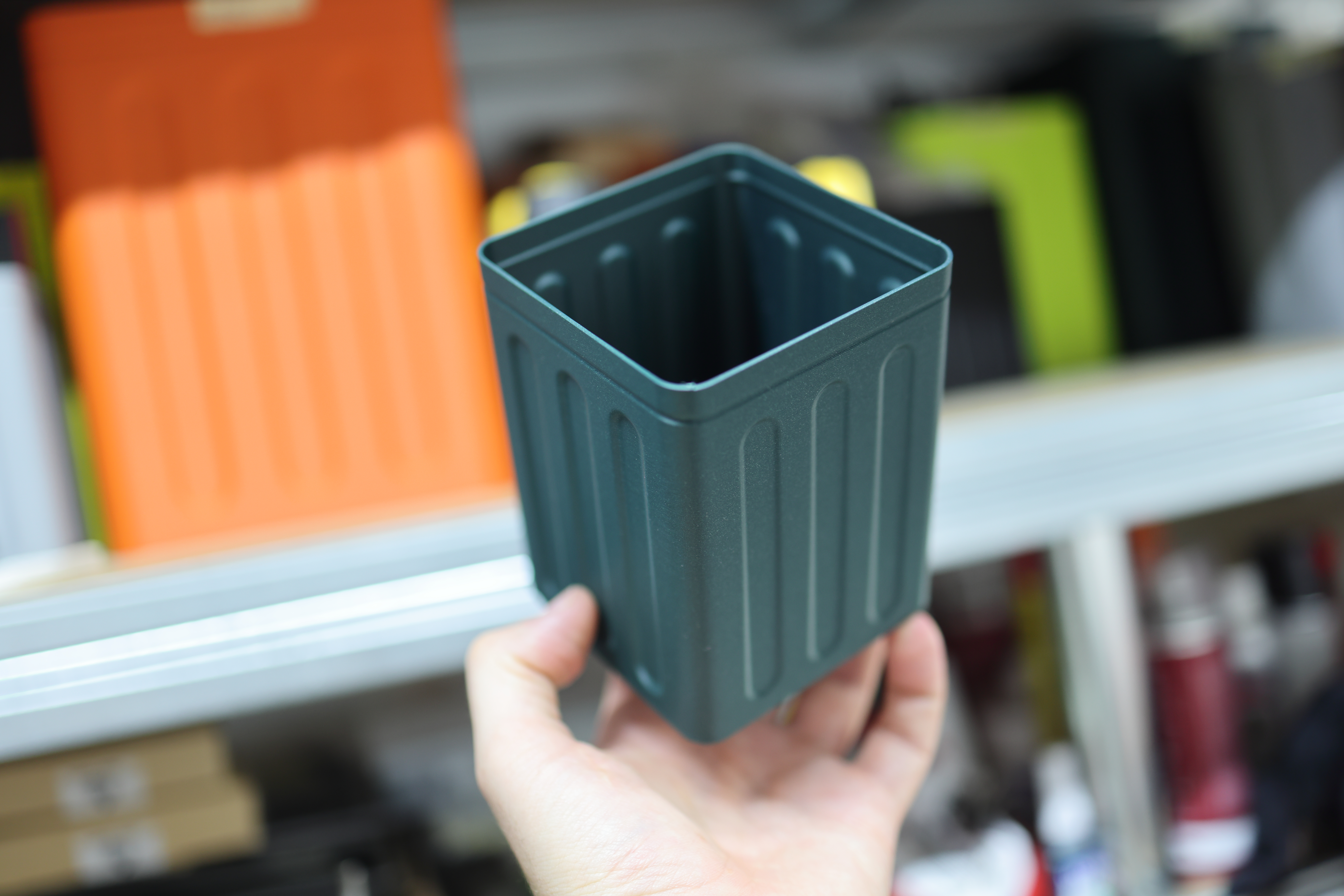 Trash bin - box (in vase mode)
