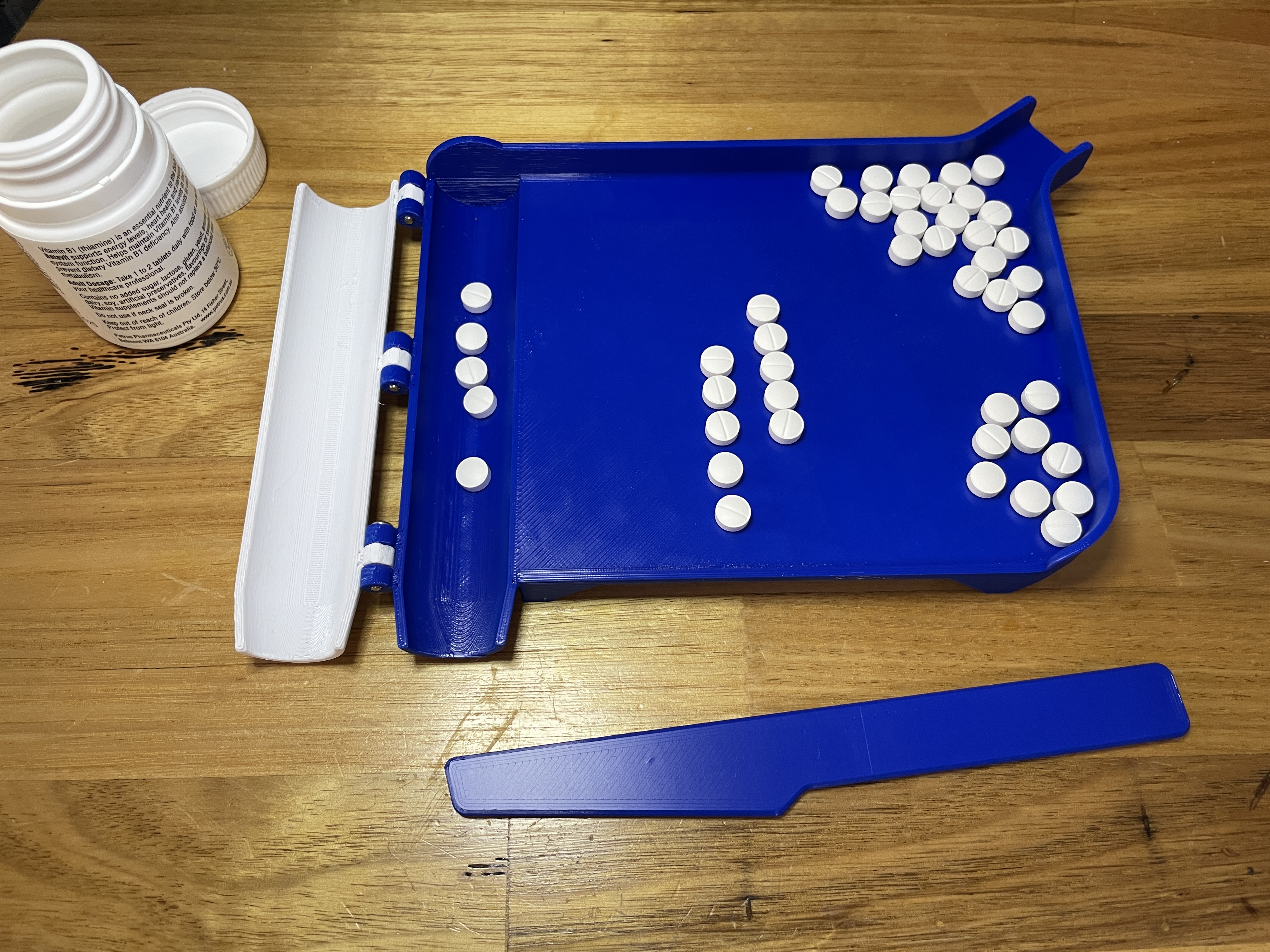 Pill Counting Tray with Spatula
