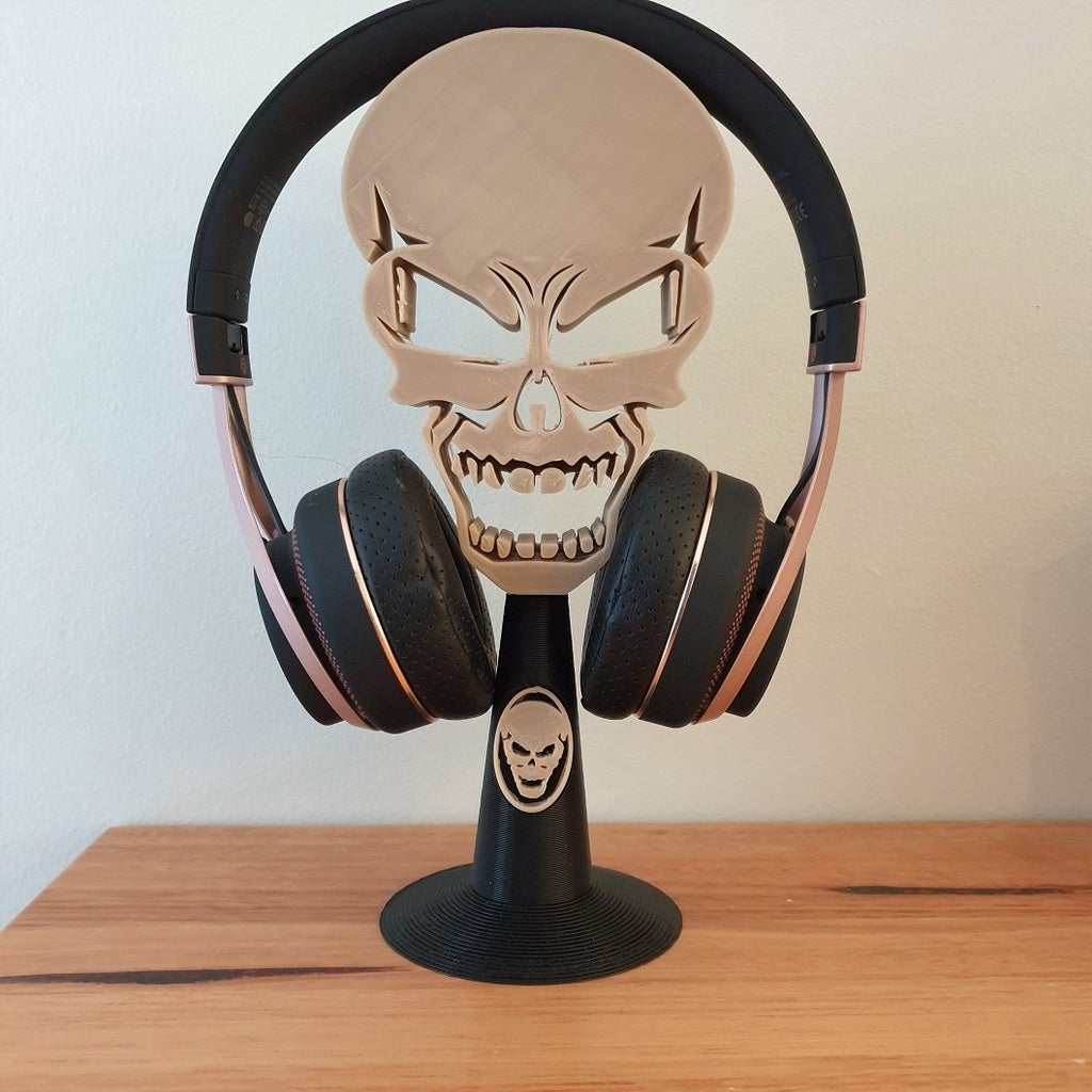 Skull headphone stand