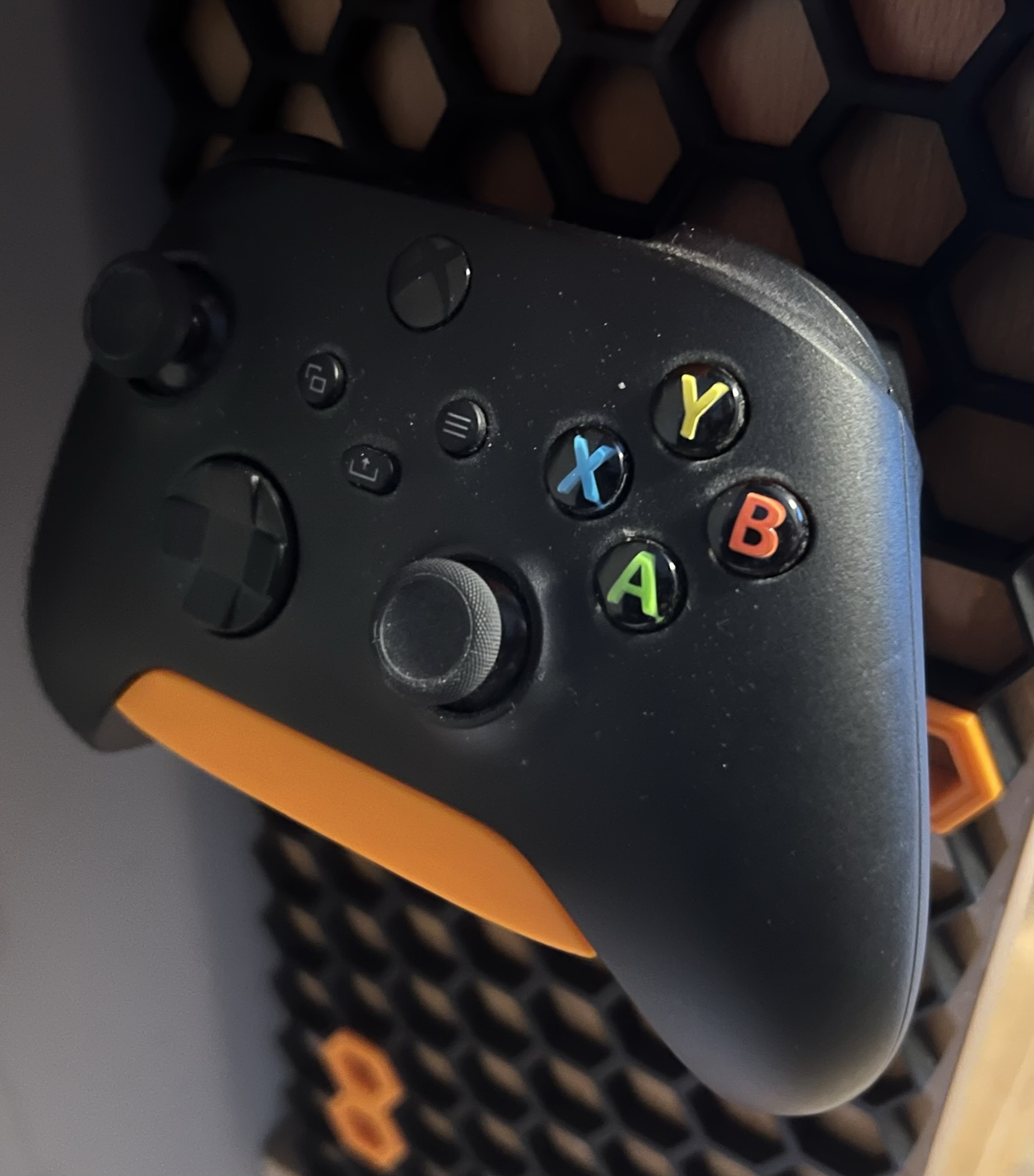 HSW Xbox ONE controller minimalistic