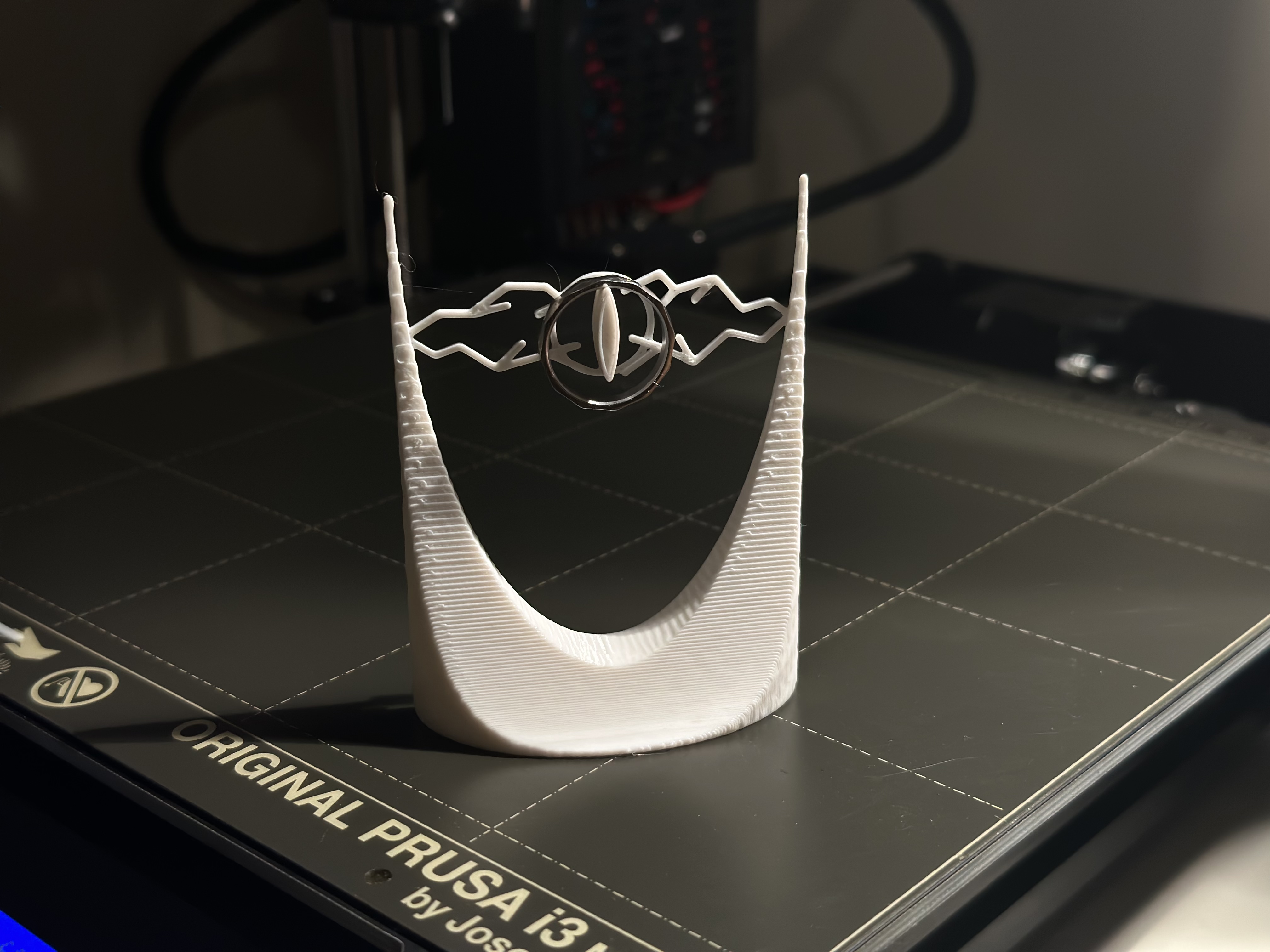 Eye of Sauron | Lord of the Rings Ring Holder (Print in Place & Support Free)