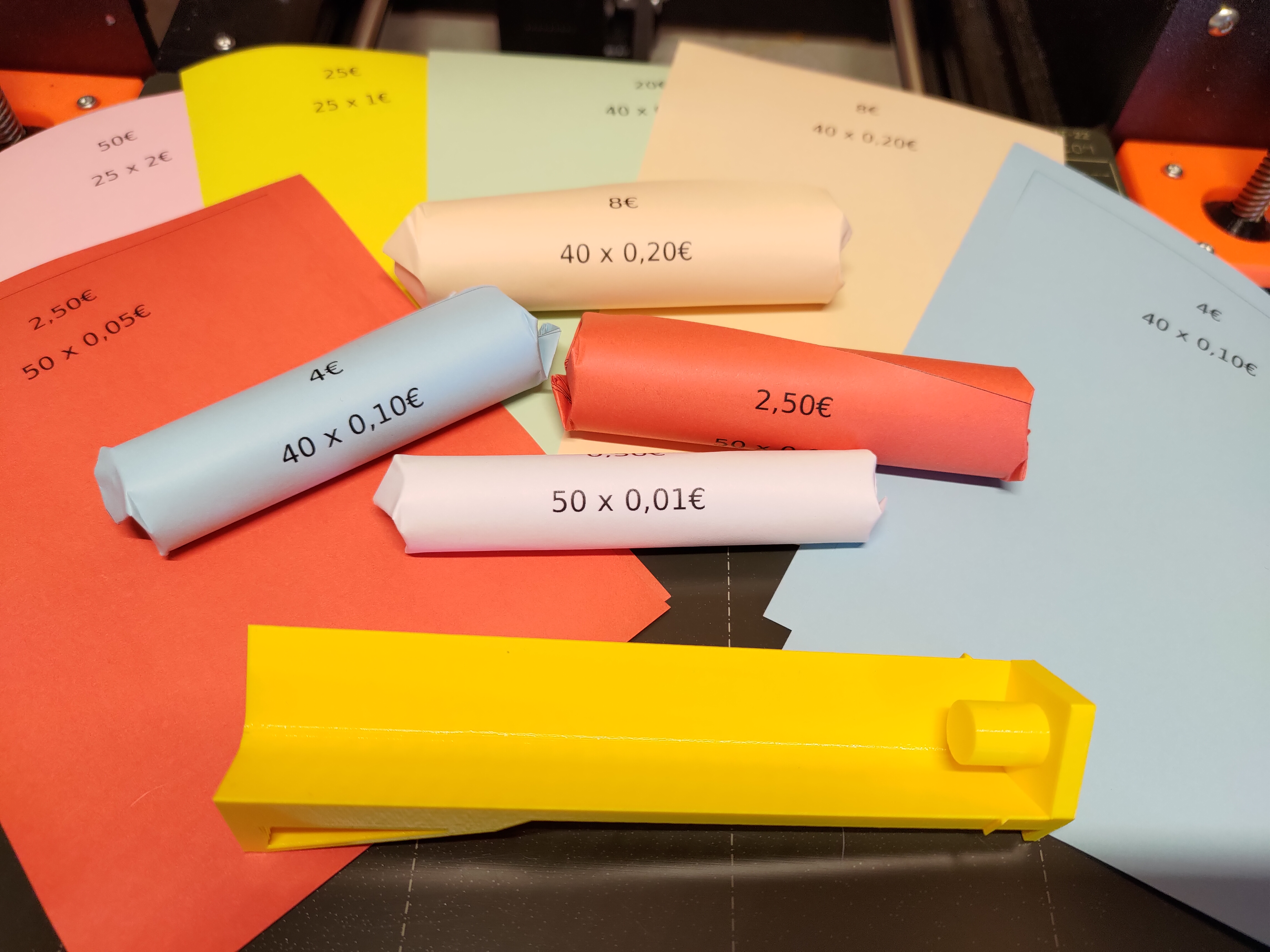 Coin roll helper with coin roll paper templates (euro)
