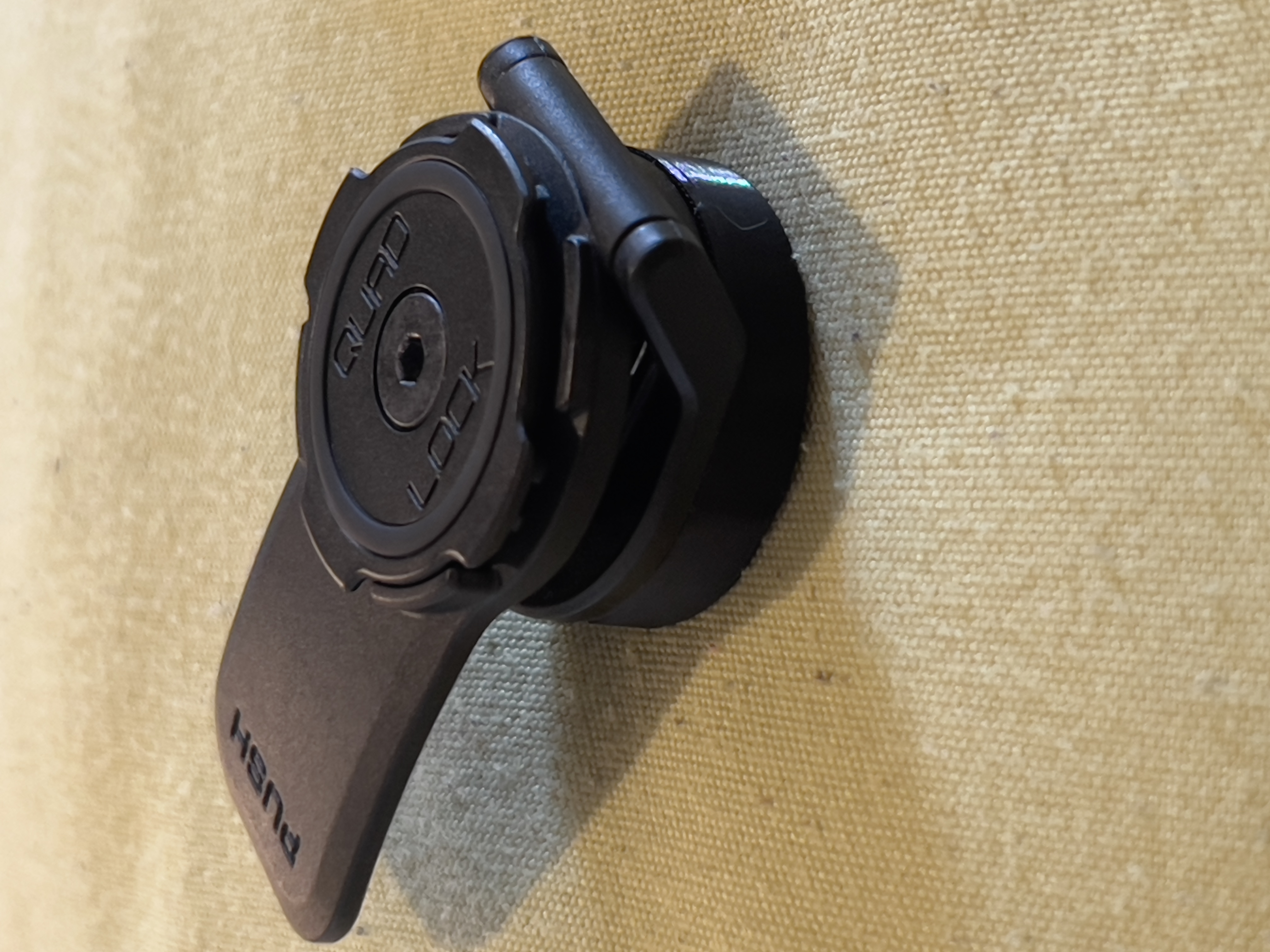 Universal Quad lock mount