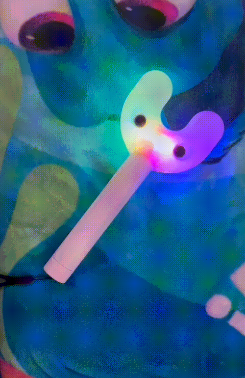 Binky Bong Light Stick (New Jeans)