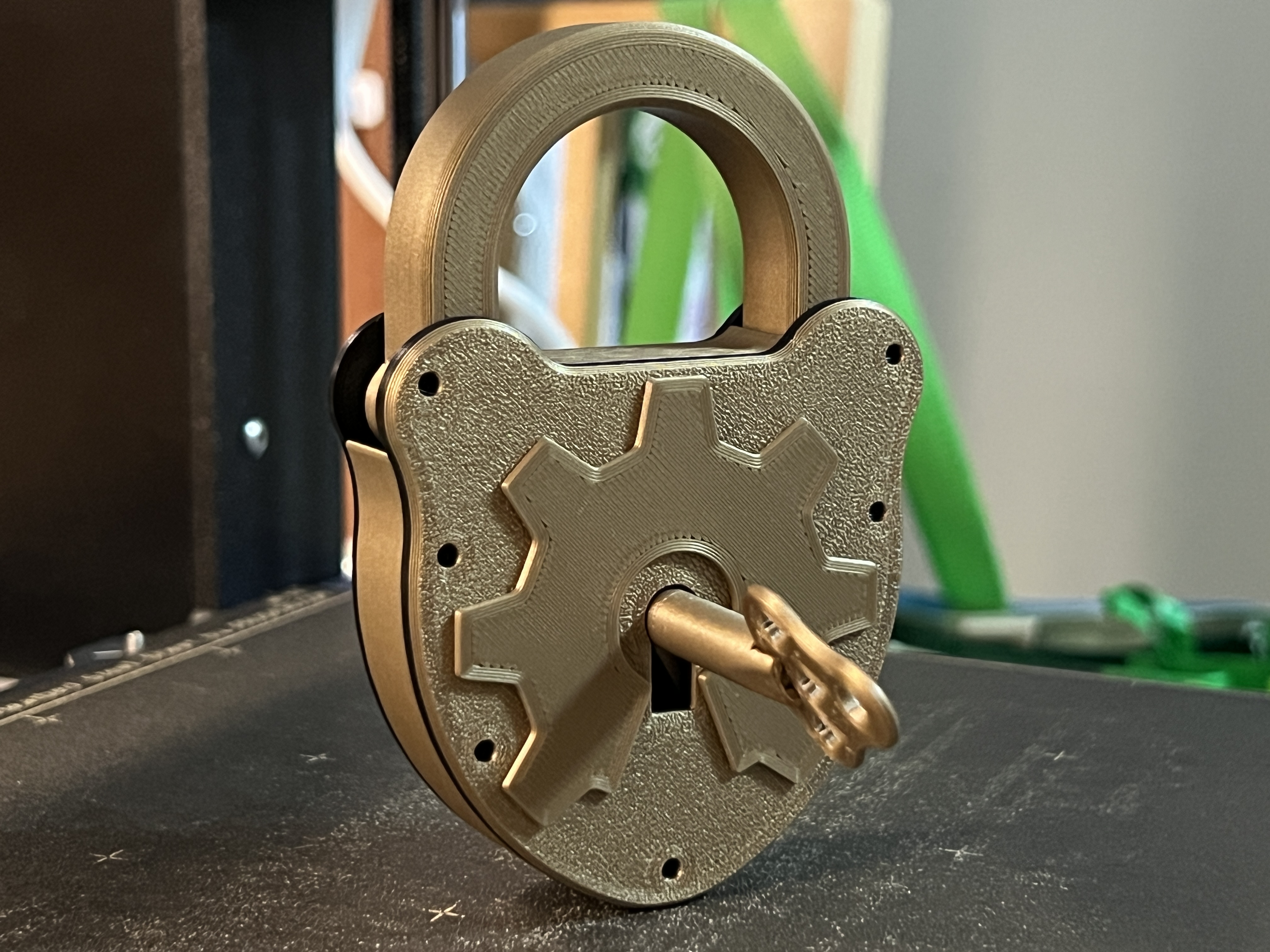 Padlock With Skeleton Key, 100% Printable, No Hardware Required