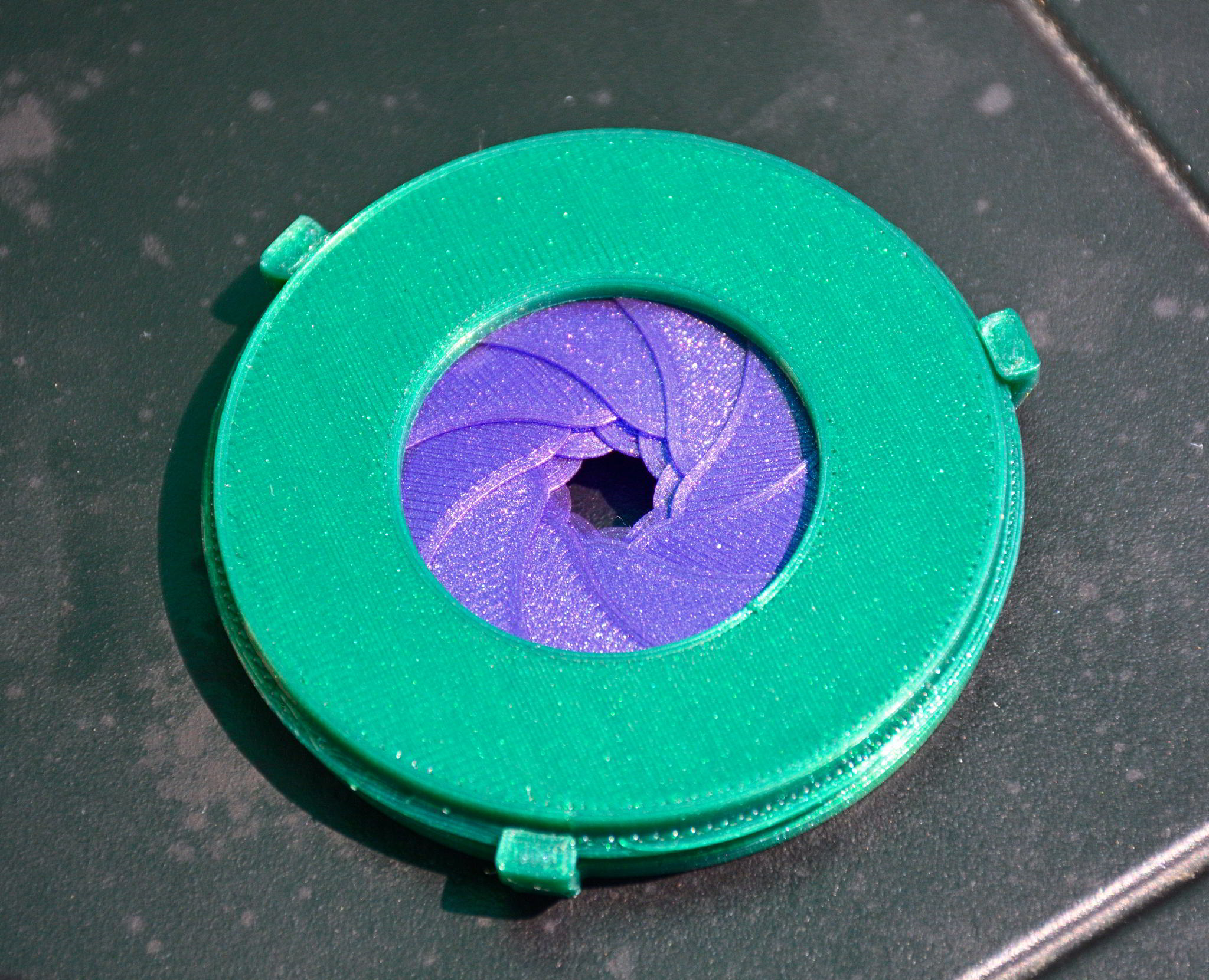 Mechanical Iris/Aperture fidget toy
