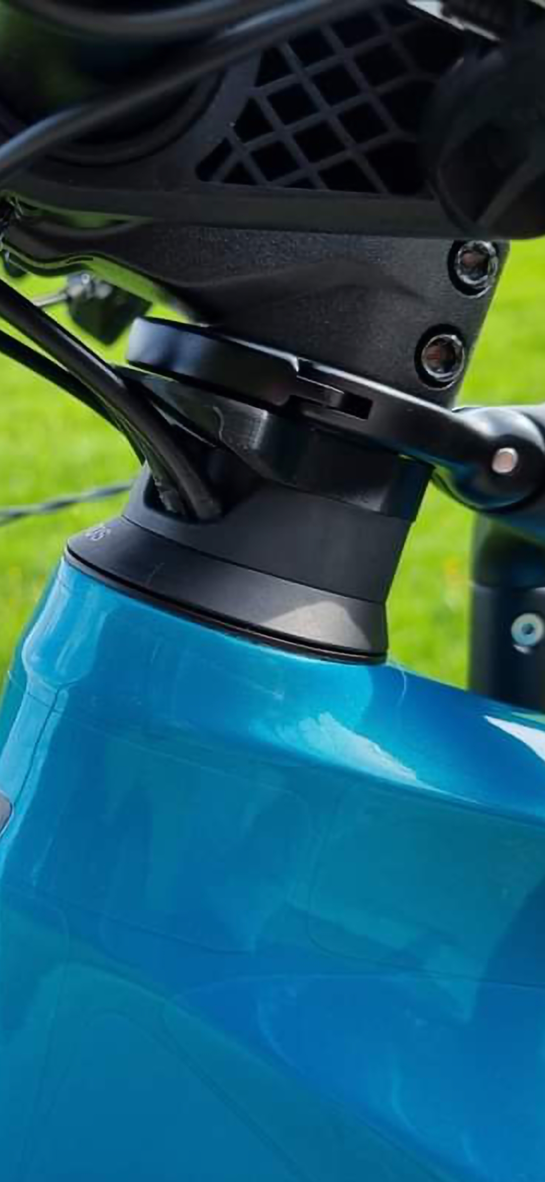 Spacer fΓΌr Mac Ride oder Shotgun Kindersitz bei Cube Bikes mit innenliegender KabelfΓΌhrung