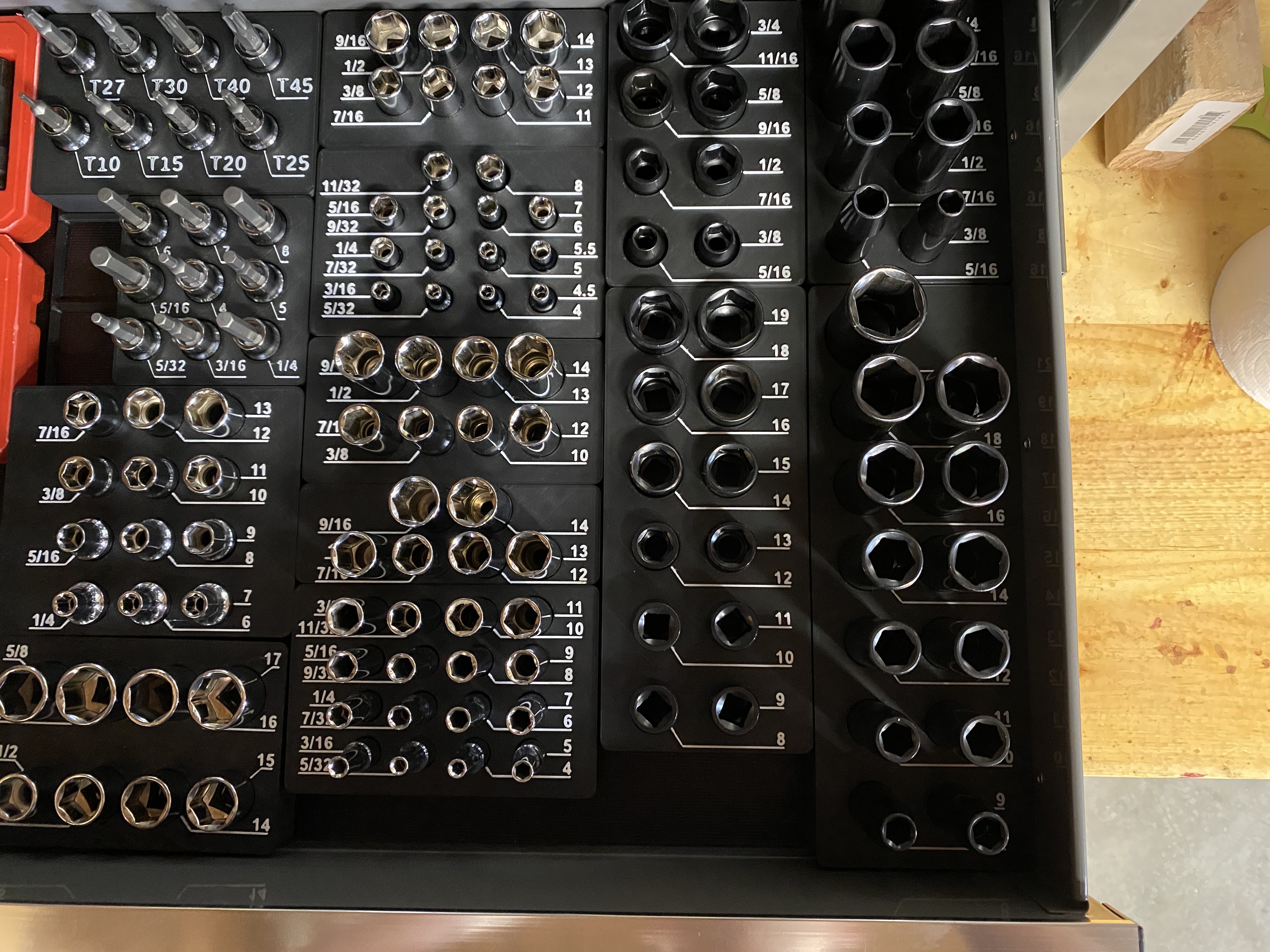Parameterized Labeled Socket Organizers for Multicolor Printing