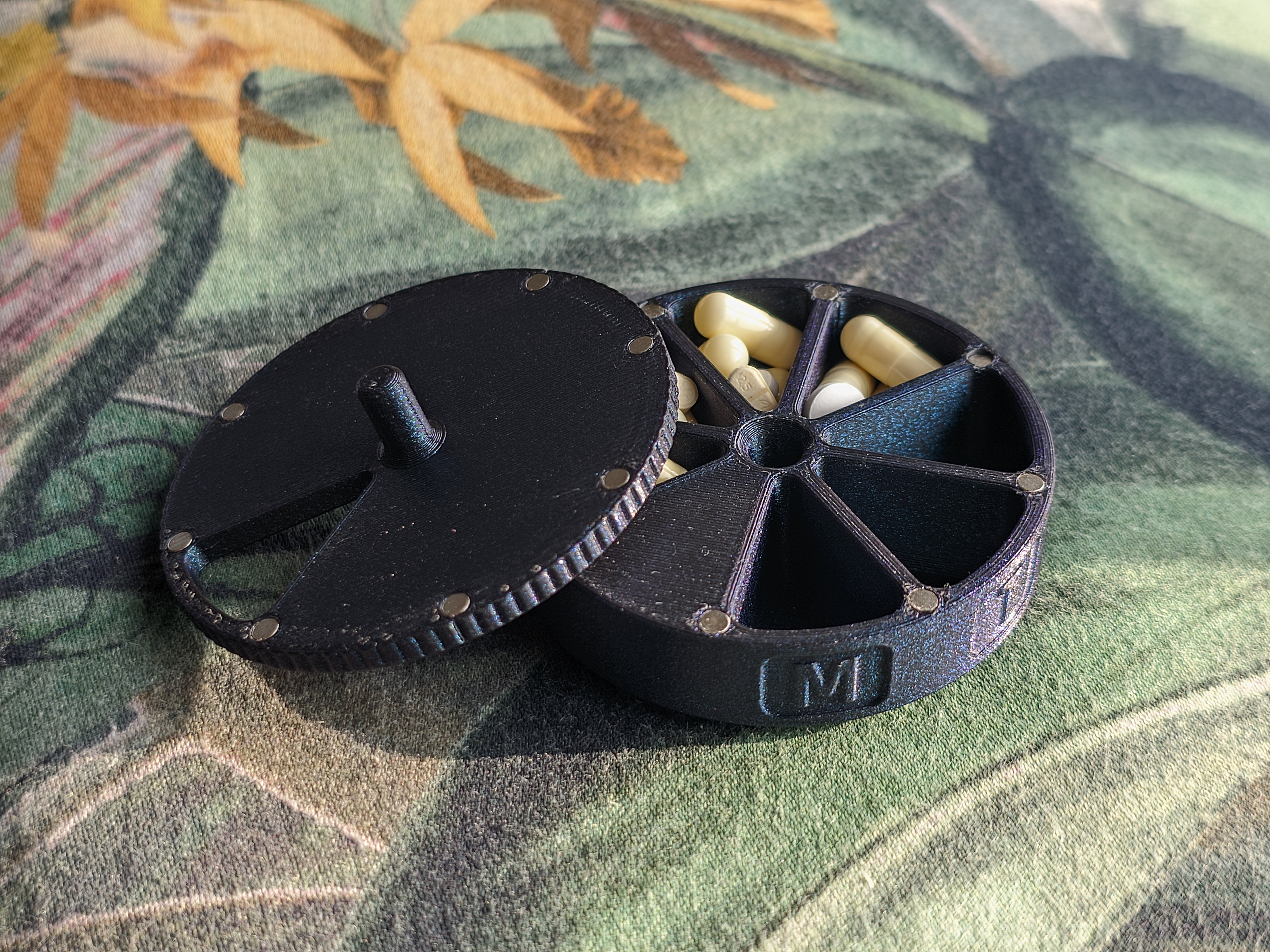 Pill Box weekly organizer V2