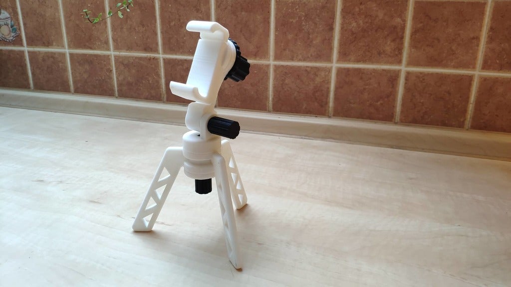 Universal mobile tripod