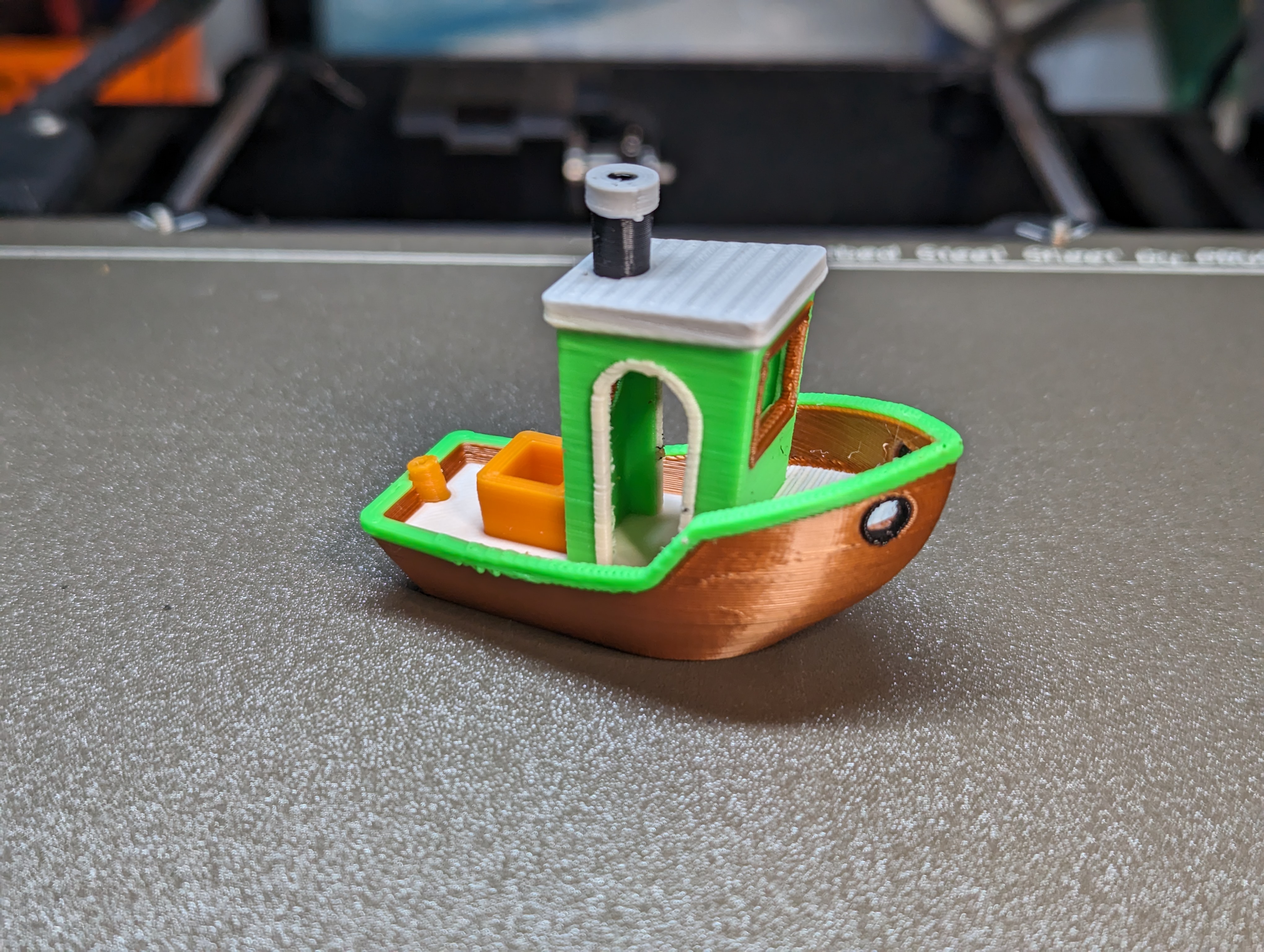 3DBenchy in 5 colors - MMU Torture Test / 3DBenchy in 5 Farben - MMU HΓ€rtetest