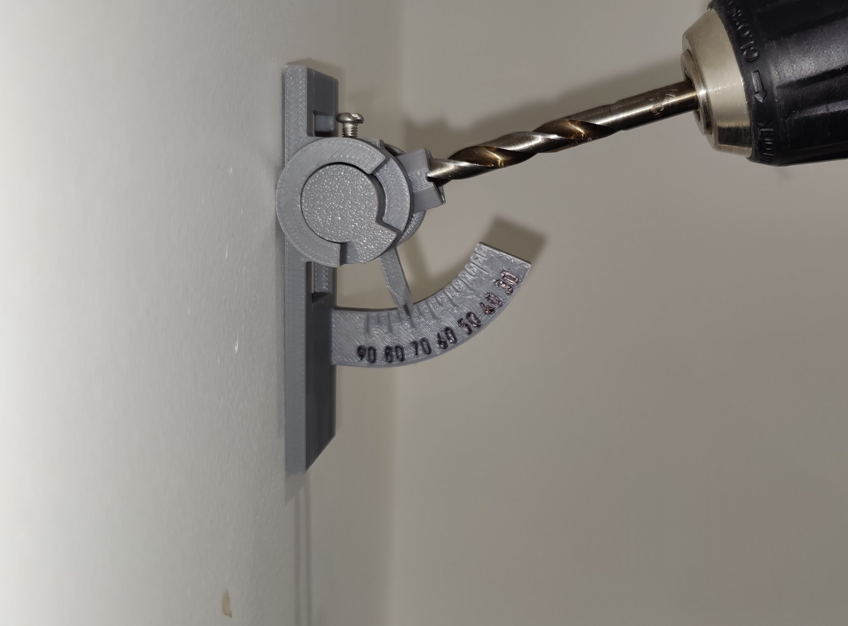 Adjustable drill angle guide