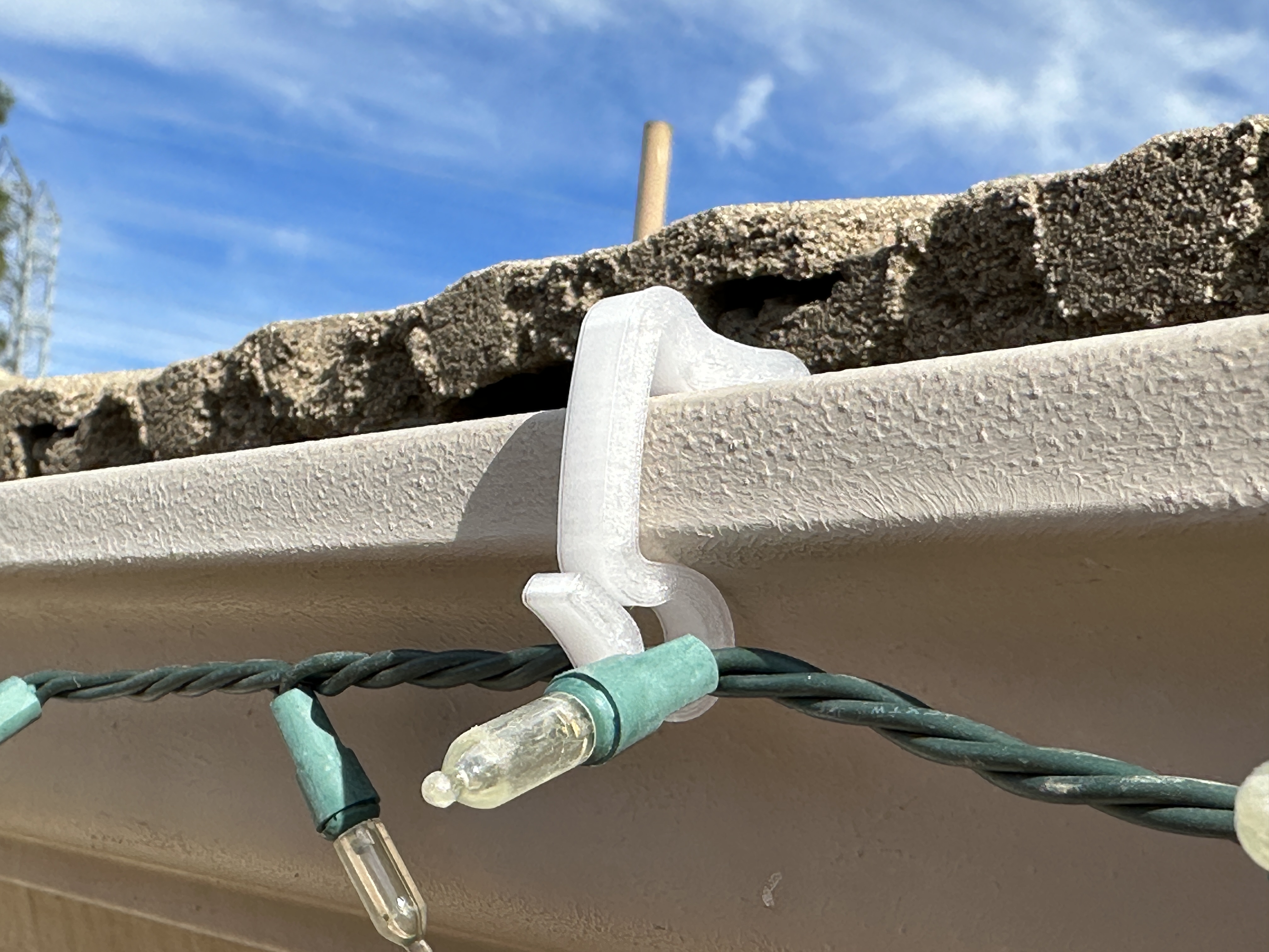Christmas light rain gutter clips