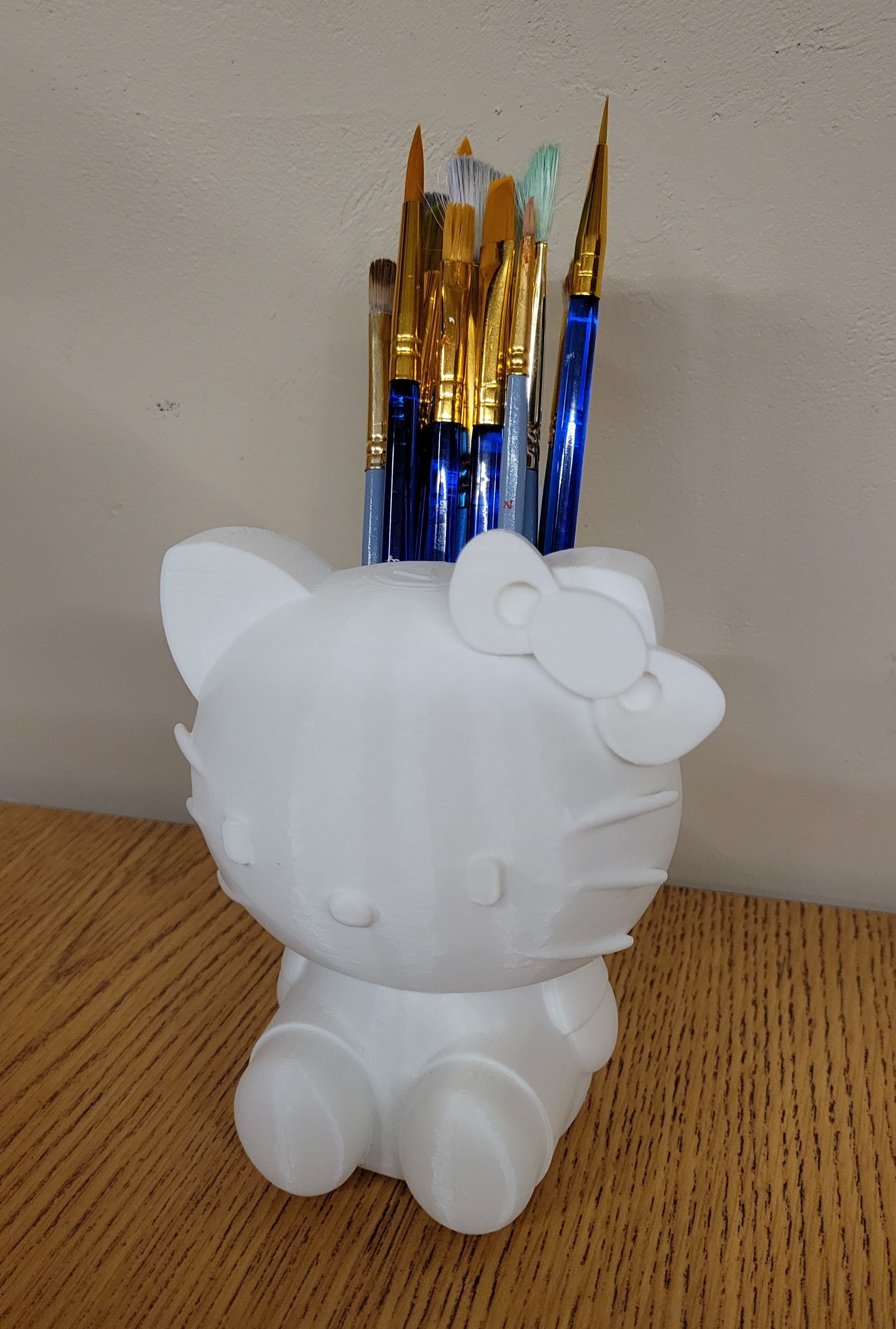 Hello Kitty Pencil/Paint Brush Holder/Container