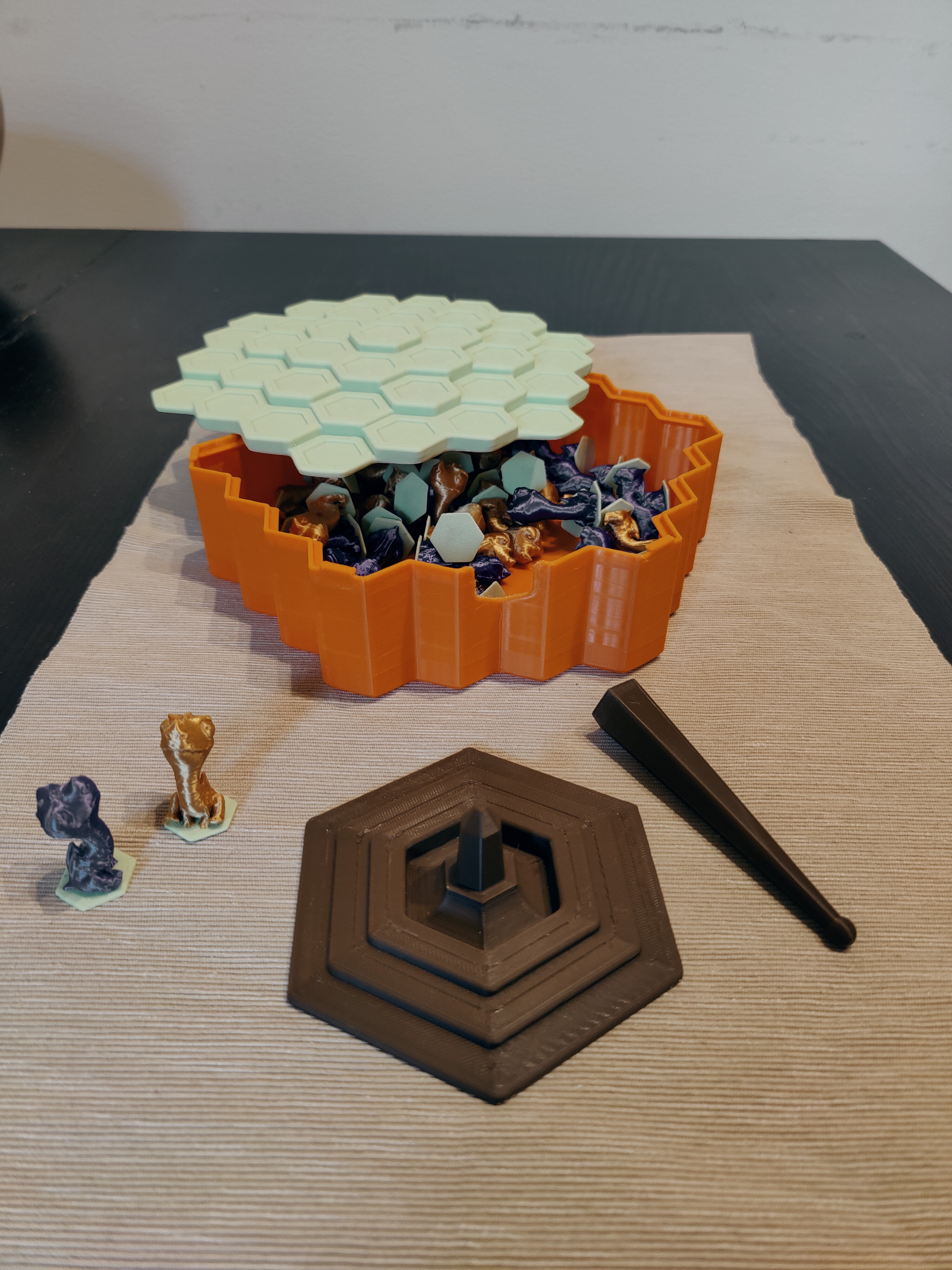Prusa balance game accessories: box and two-piece support