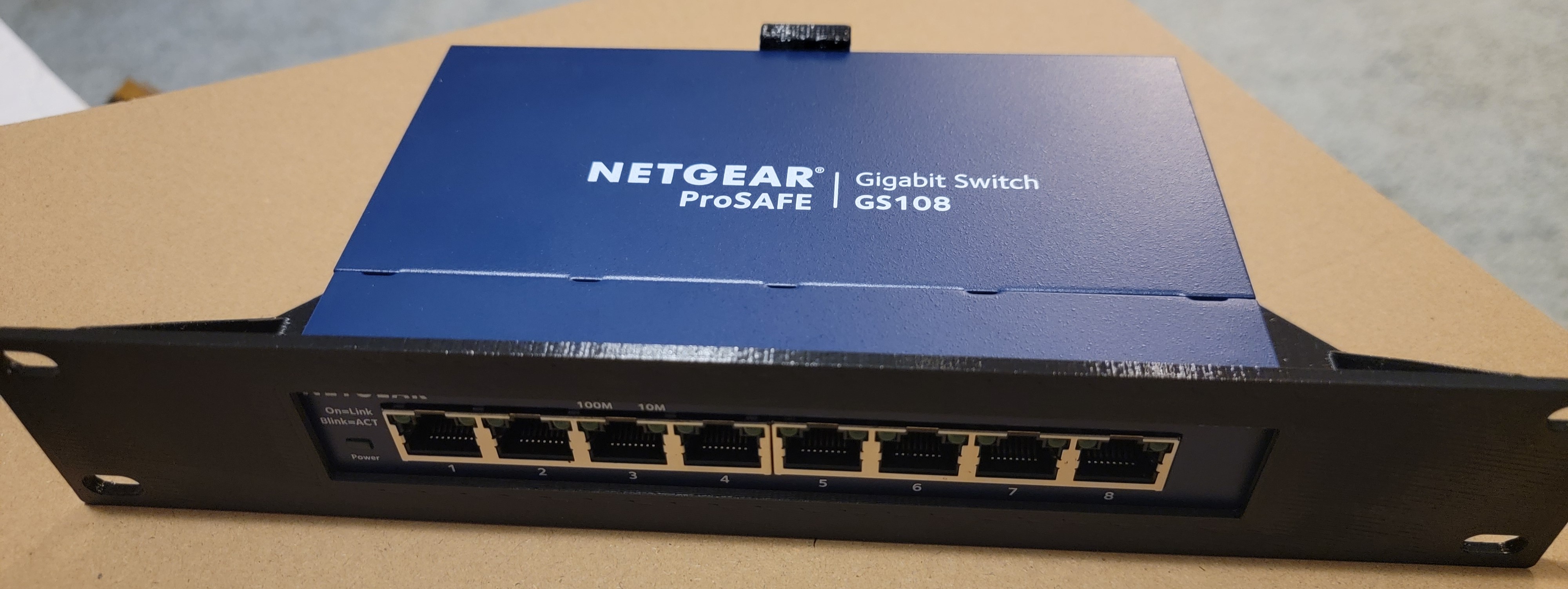 10in-Rack-Netgear-GS108