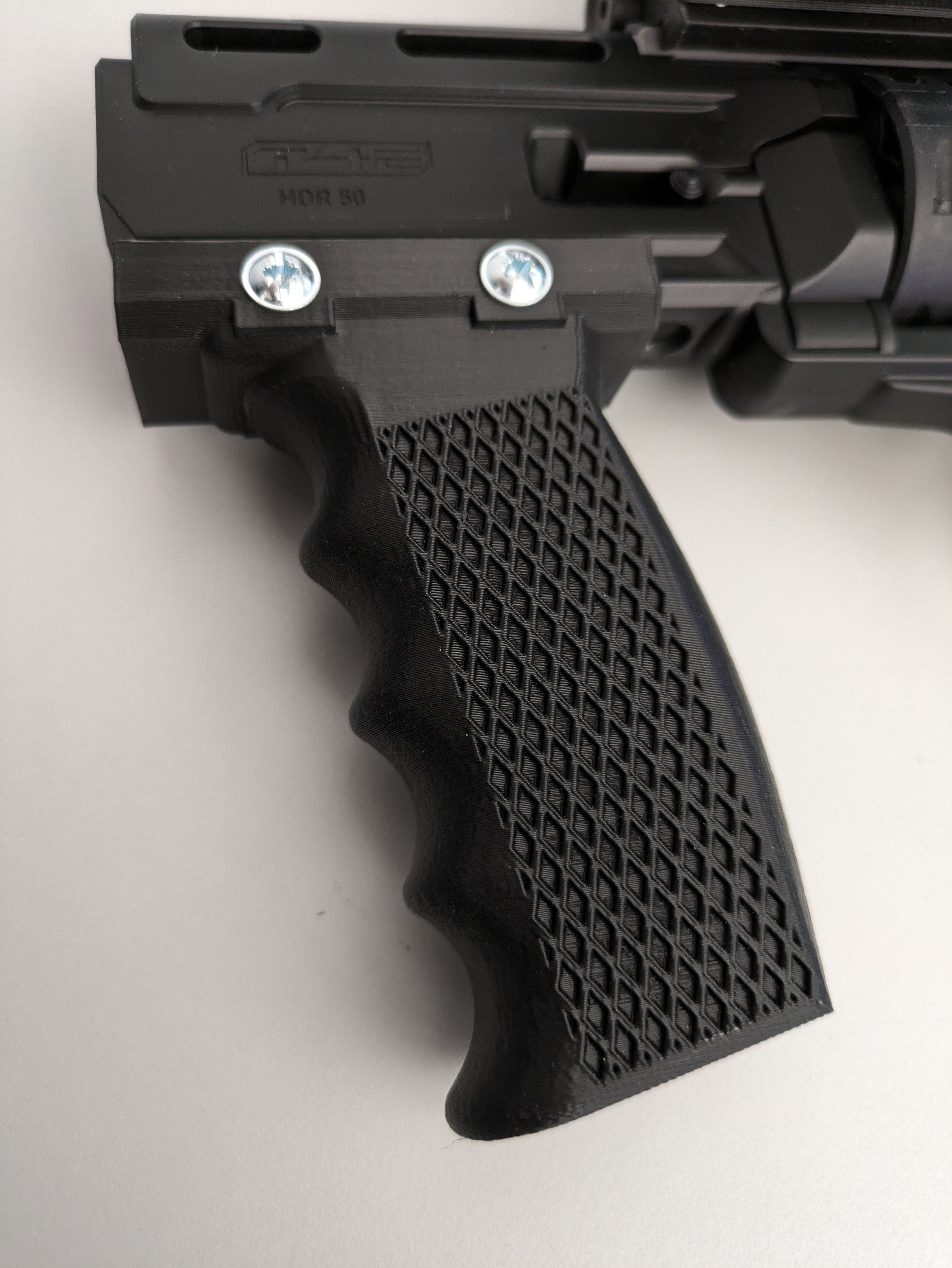 Picatinny Rail Female Diamond Grip (by cmdctrl from Thingiverse)