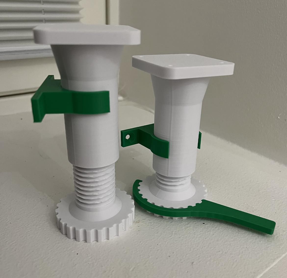 Adjustable Furniture Leg