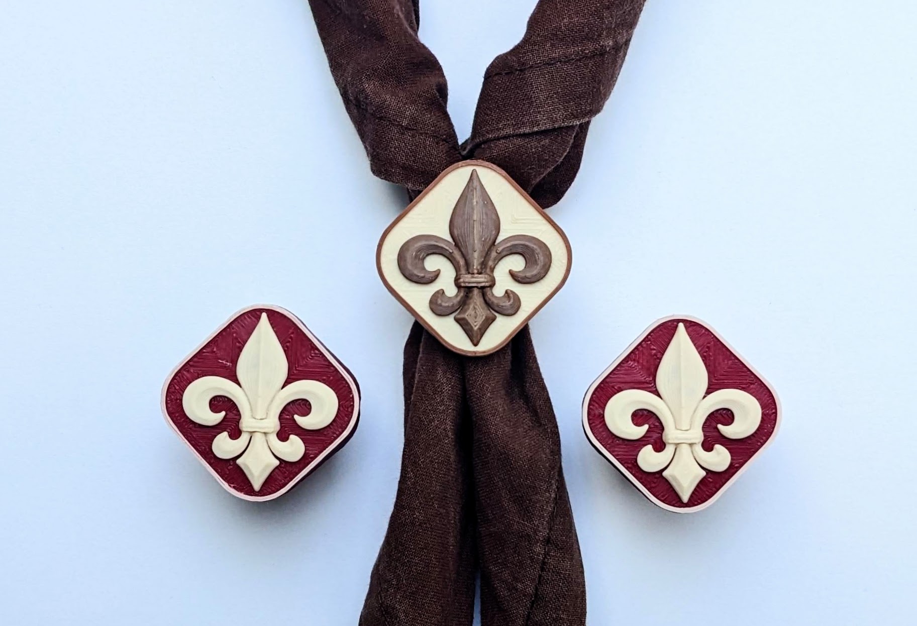 Fleur de lis woggle (turbΓ‘nek)