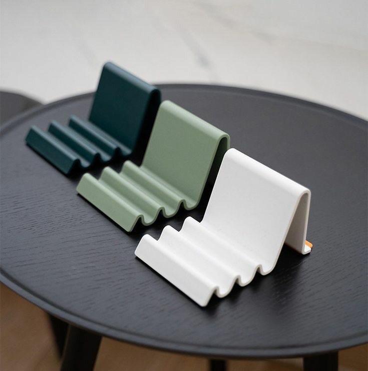 wave phone holder