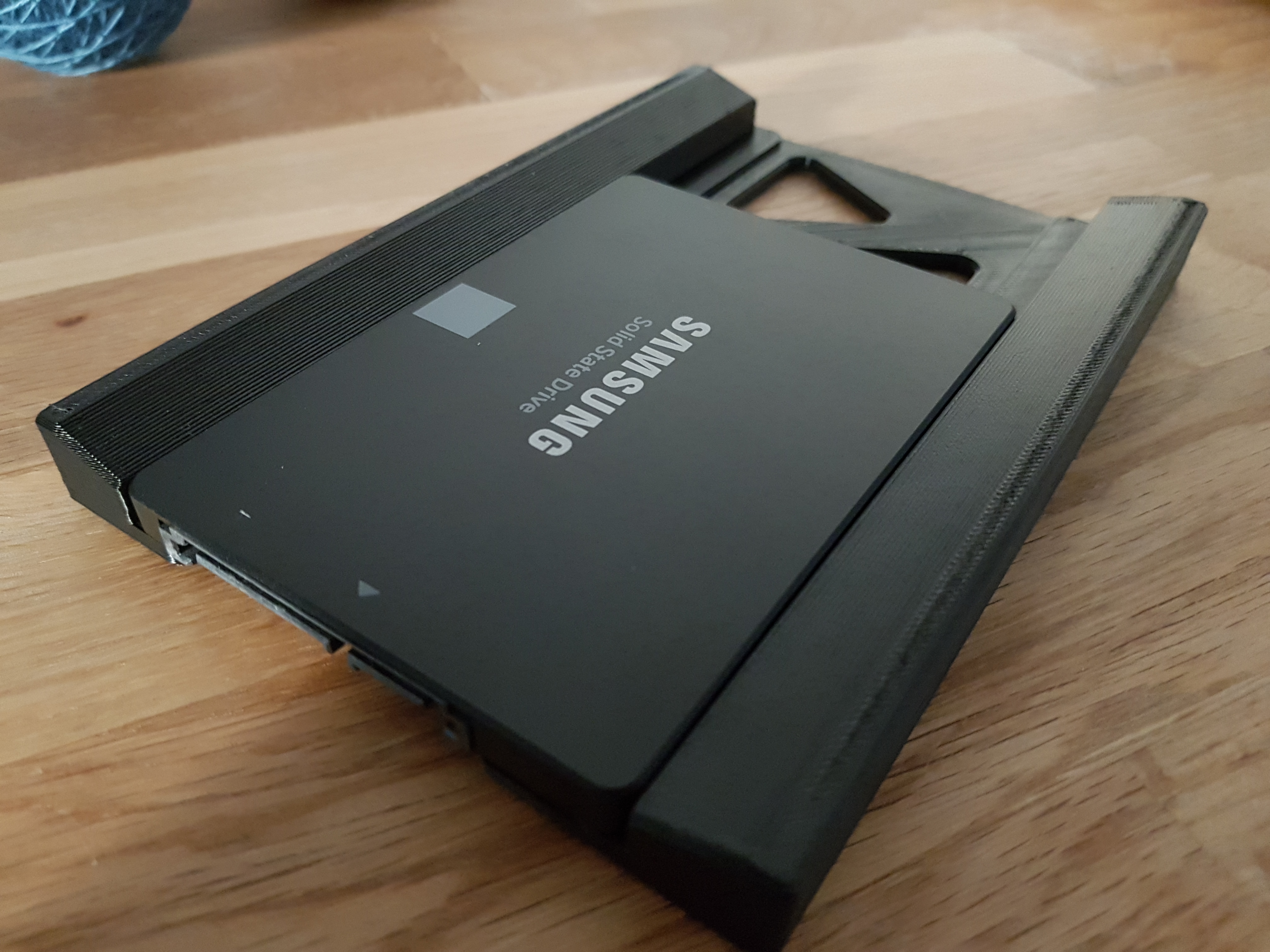 2,5" to 3,5" HDD/SSD adapter