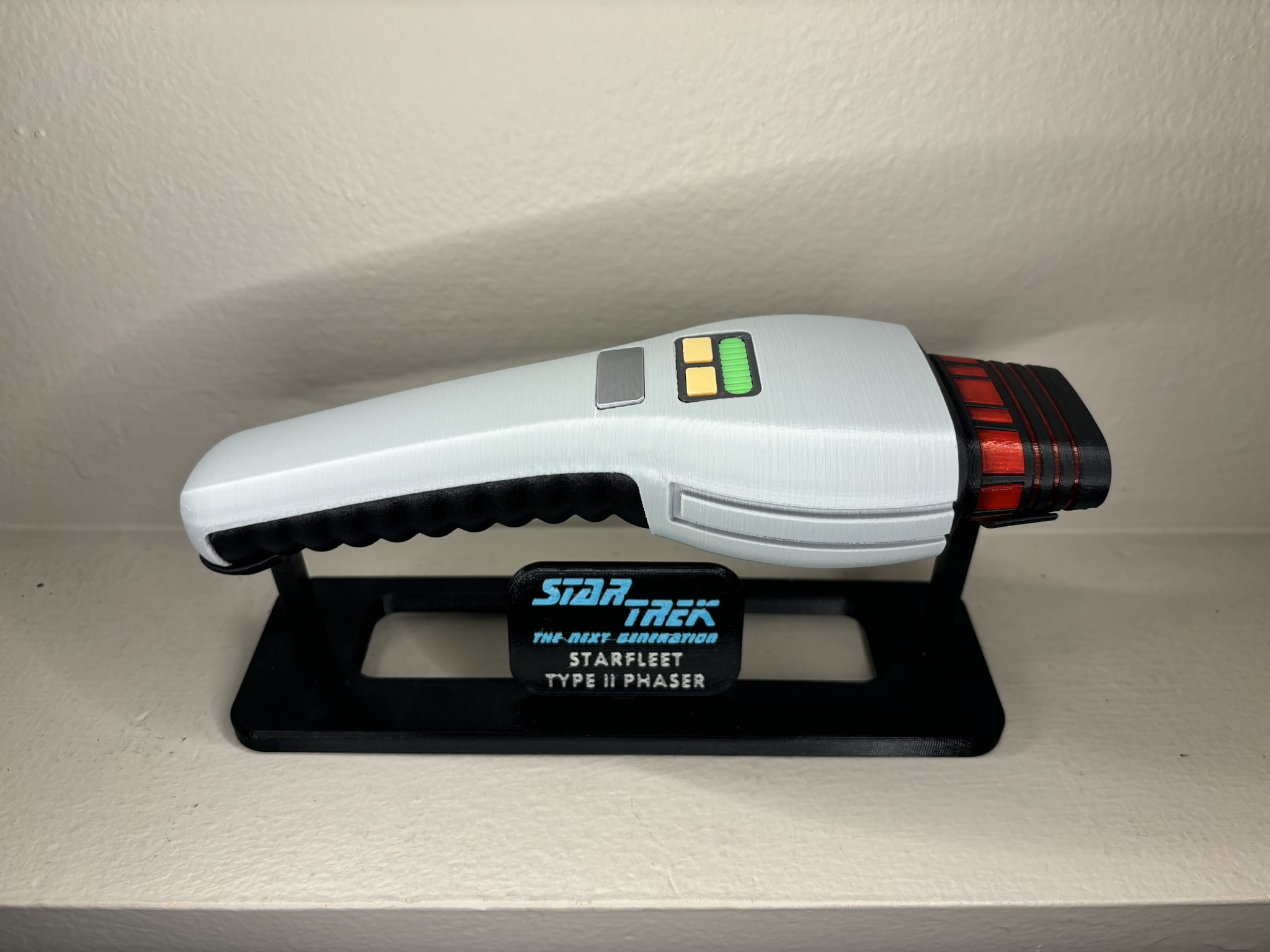 Star Trek: TNG Dustbuster Phaser V2